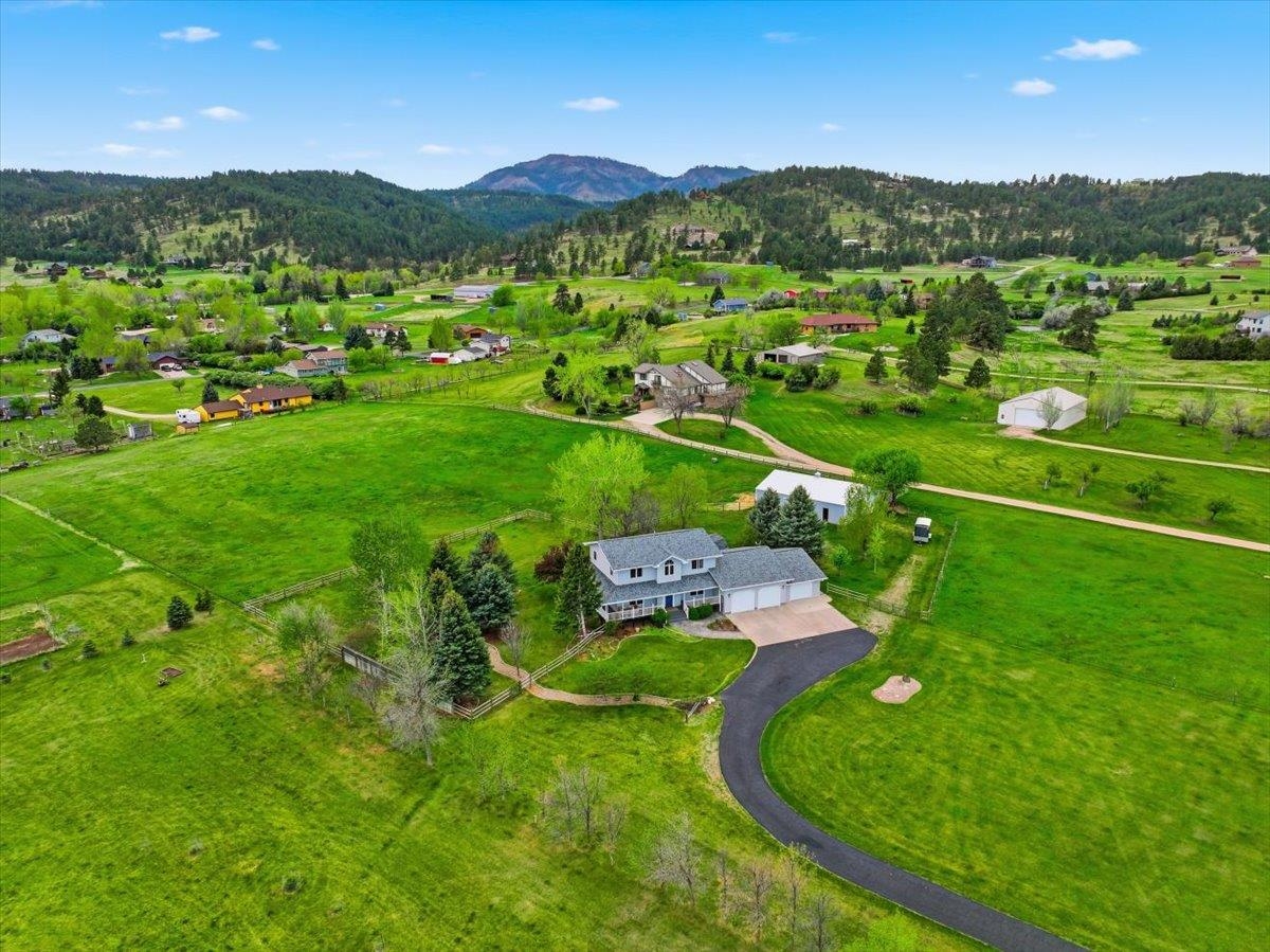 3035 Meadow Lane Property Photo 8