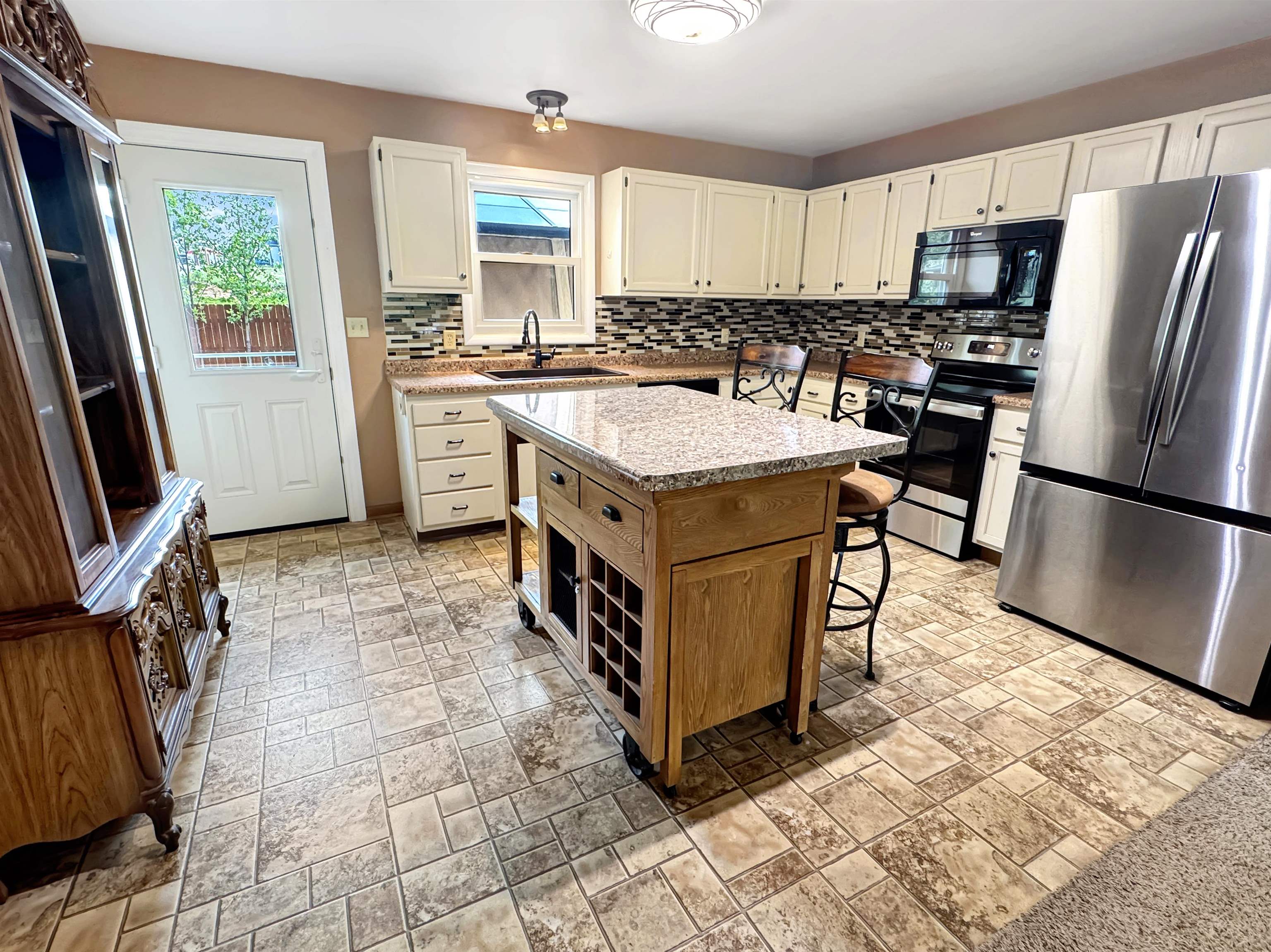 2111 Baltimore Avenue Property Photo 10