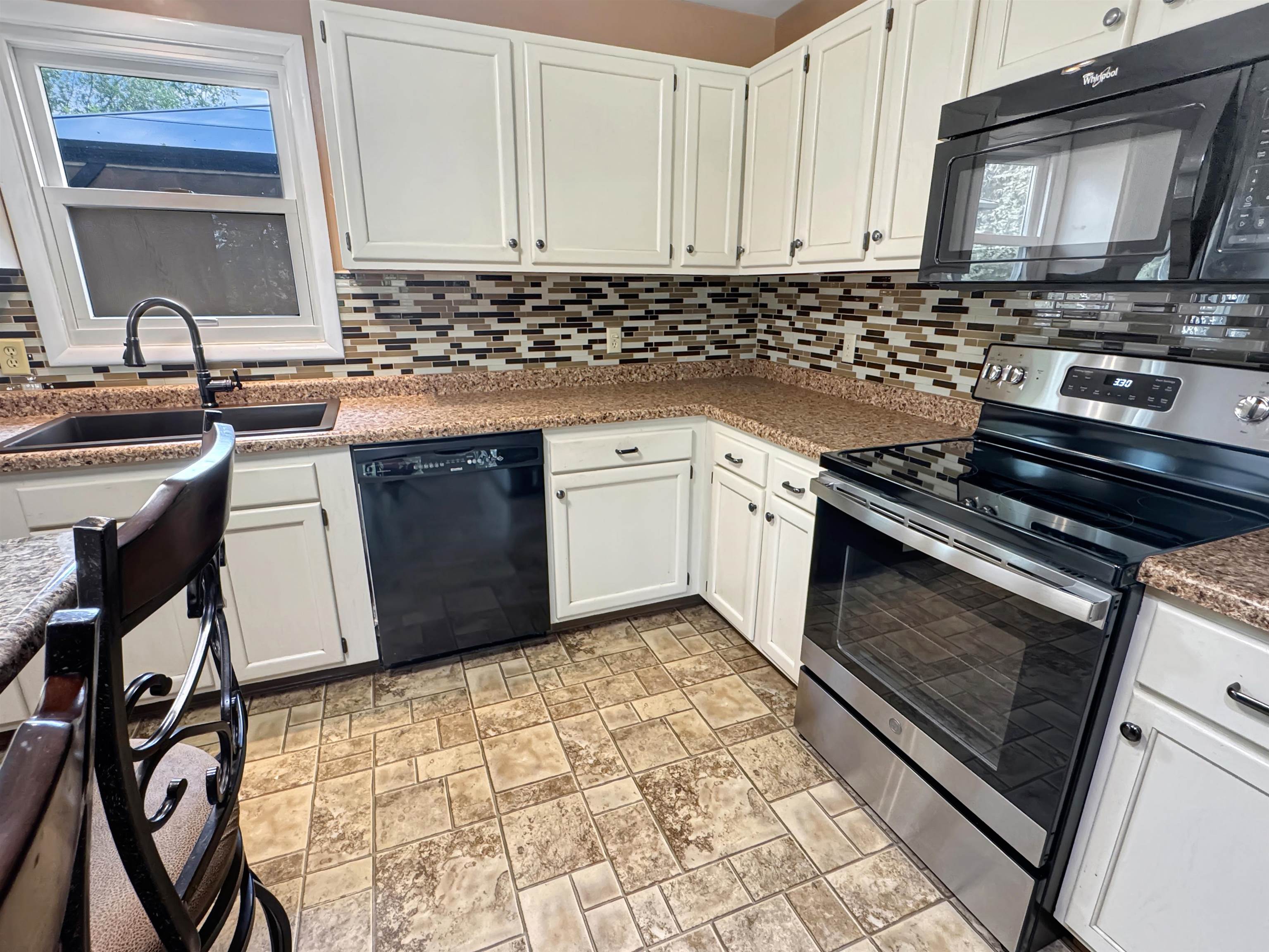 2111 Baltimore Avenue Property Photo 11
