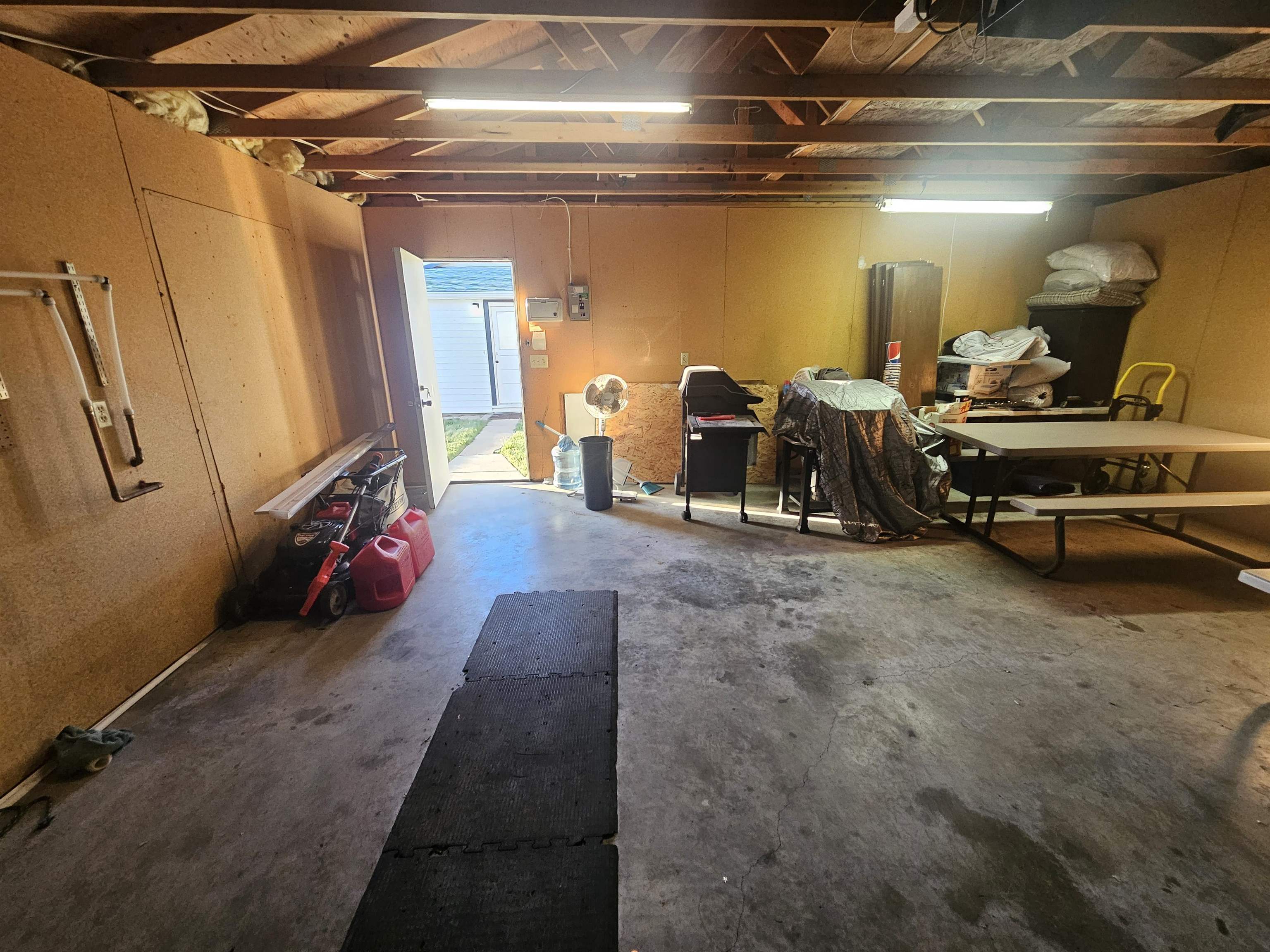 924 Main Street Property Photo 23