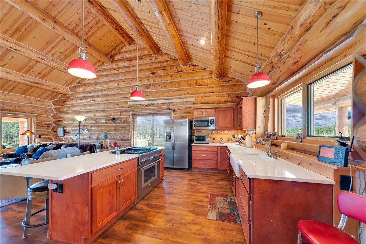 11906 Mountain Lion Lane Property Photo 9