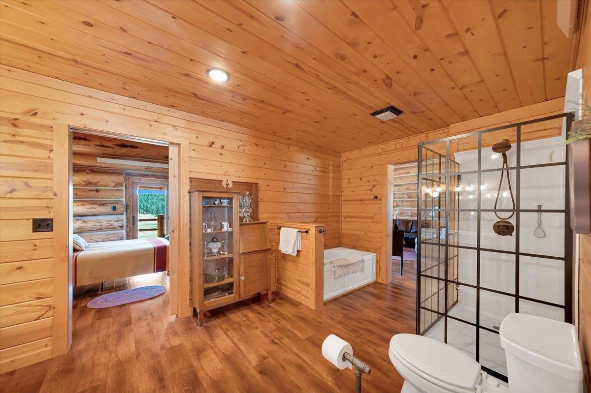 11906 Mountain Lion Lane Property Photo 14