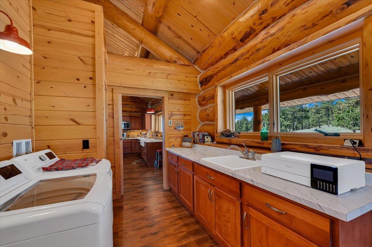 11906 Mountain Lion Lane Property Photo 16