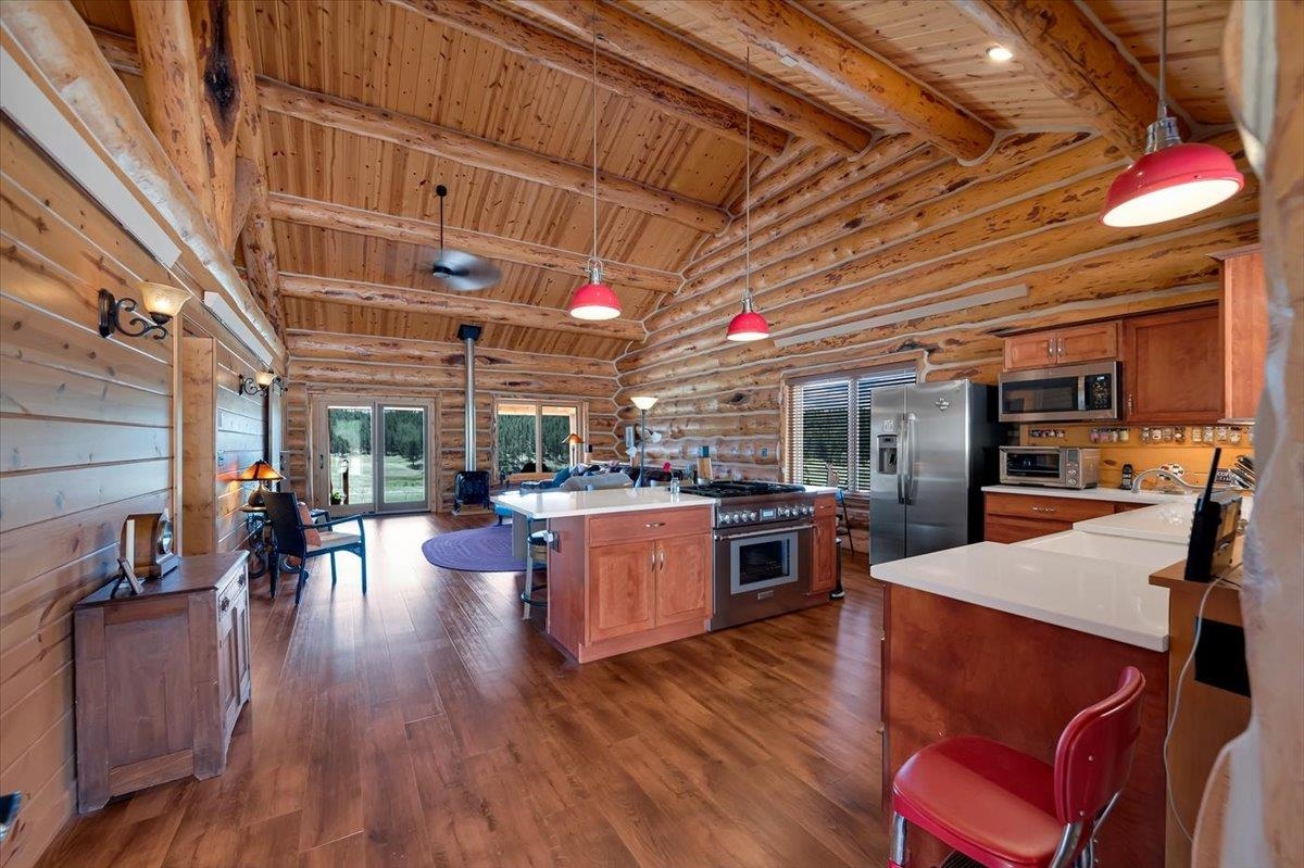 11906 Mountain Lion Lane Property Photo 18
