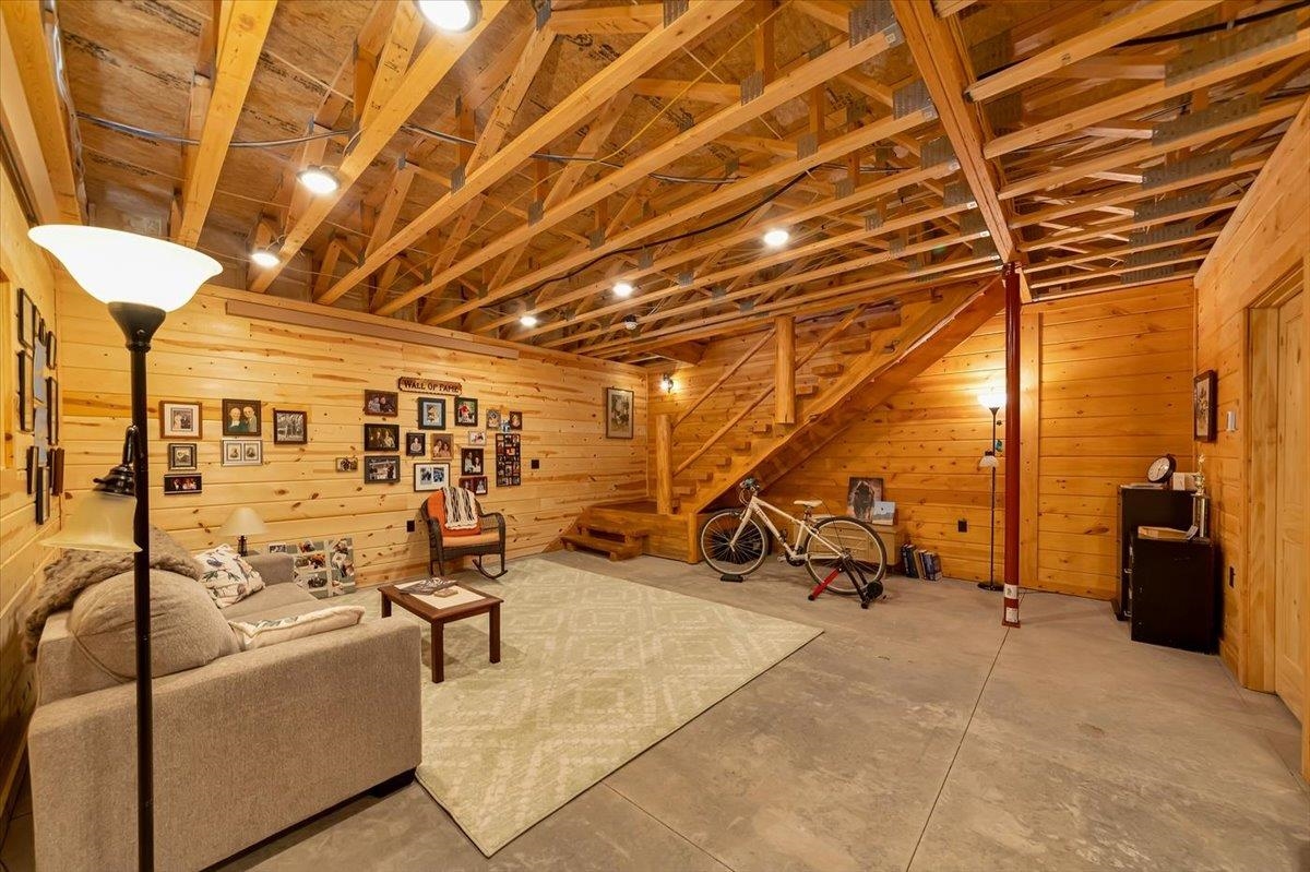 11906 Mountain Lion Lane Property Photo 24