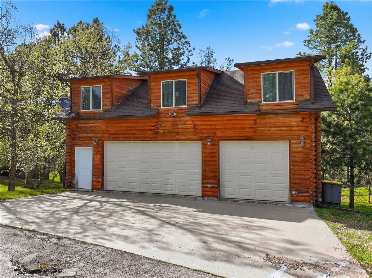 20787 Mountain Court Property Photo 3