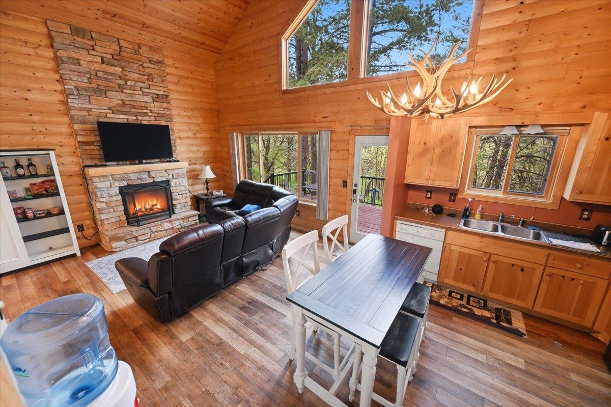 20787 Mountain Court Property Photo 16