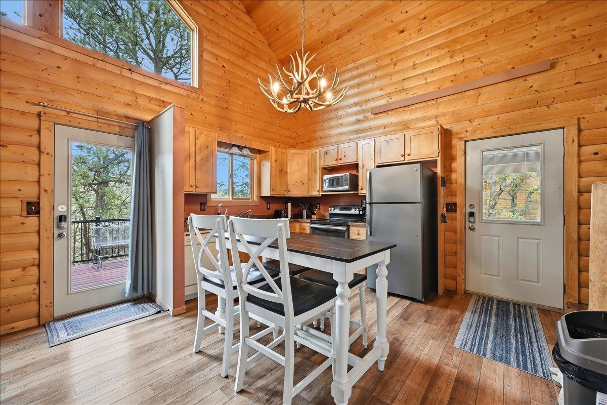 20787 Mountain Court Property Photo 17
