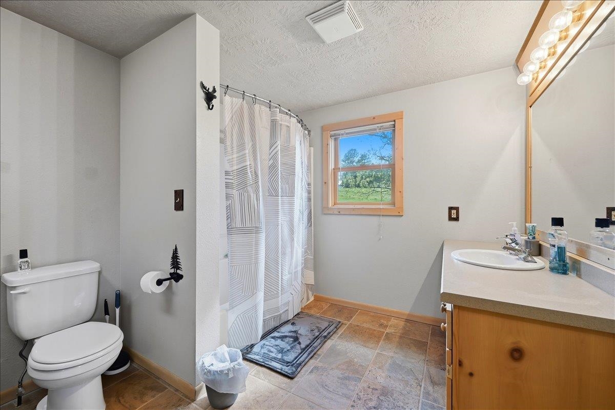 20787 Mountain Court Property Photo 24