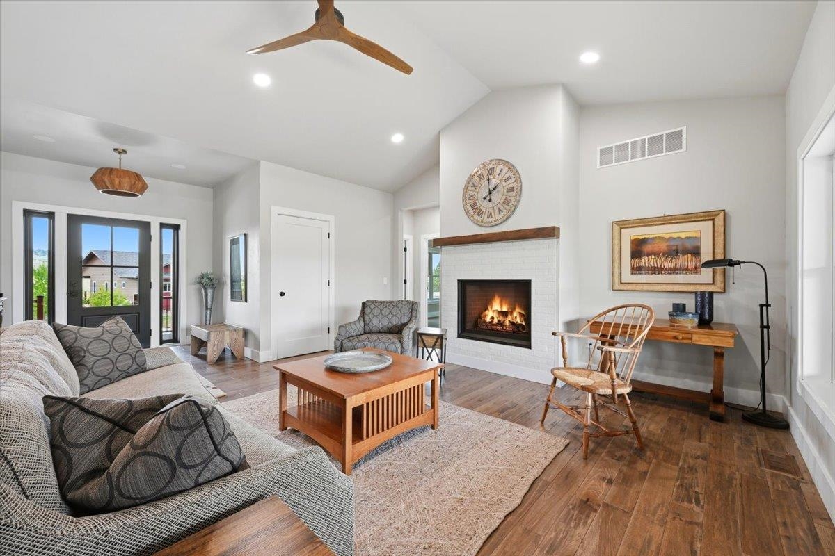 2301 Bridgestone Cir Property Photo 6