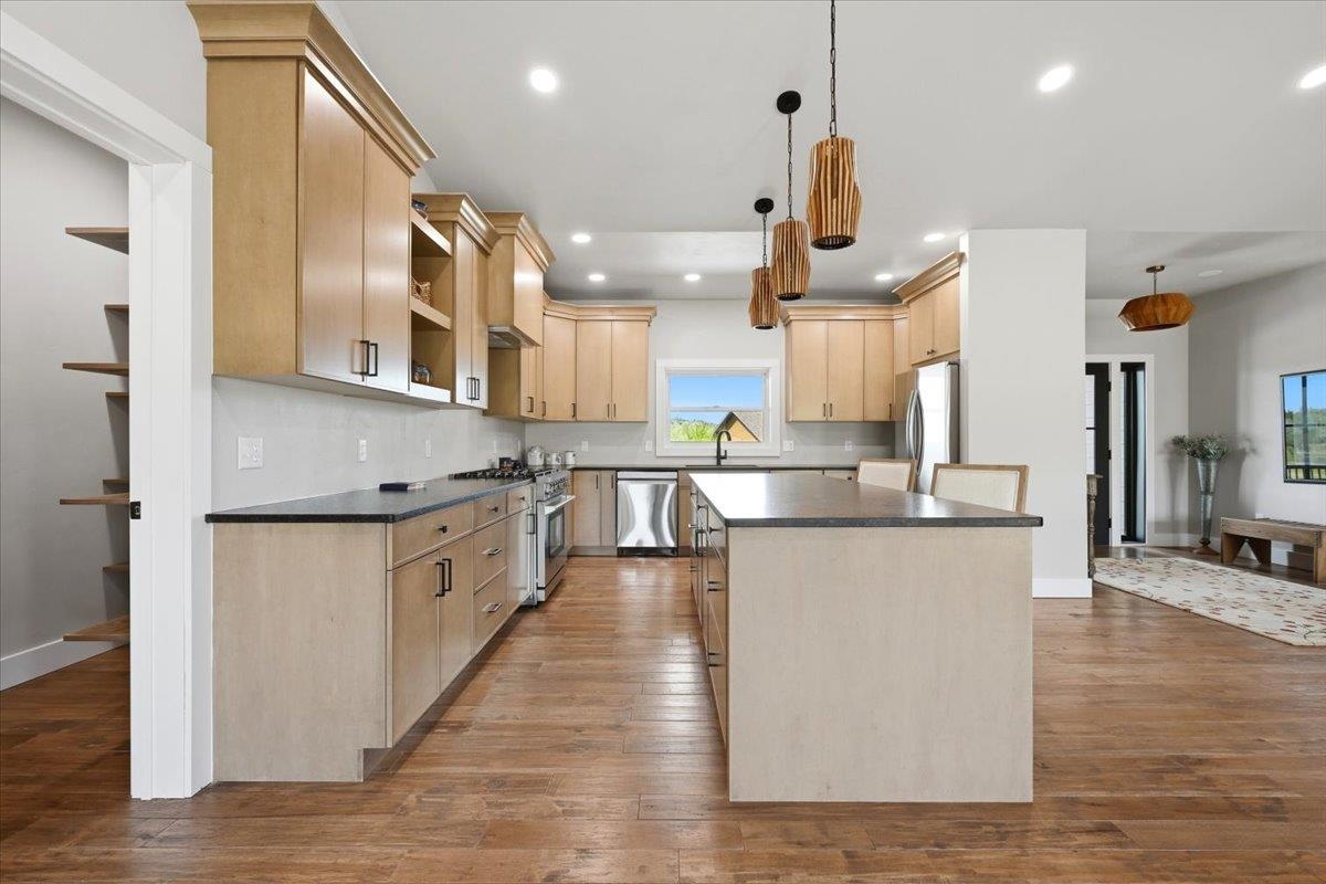 2301 Bridgestone Cir Property Photo 8