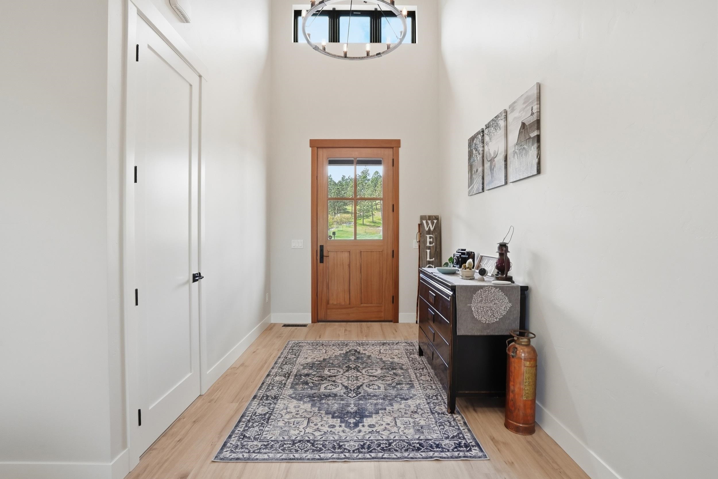 20208 Frog Pond Court Property Photo 3