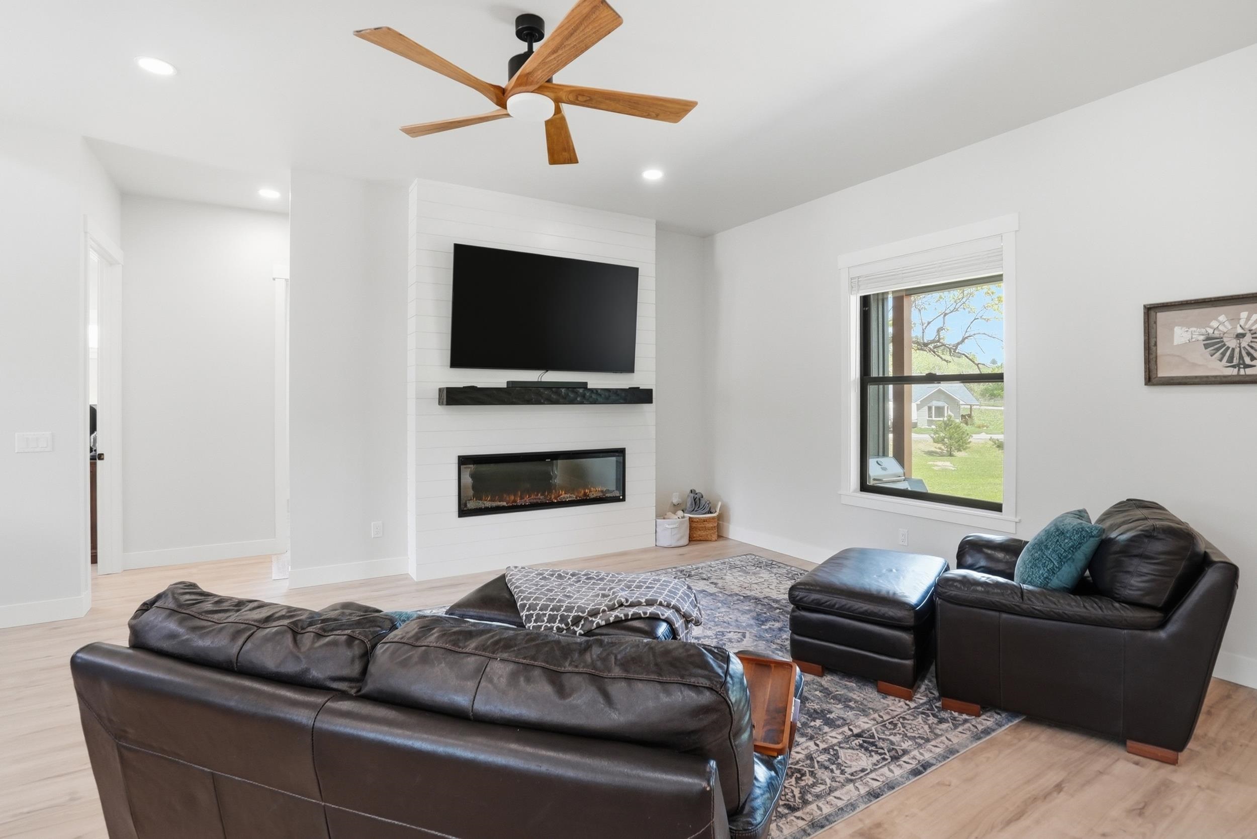 20208 Frog Pond Court Property Photo 5