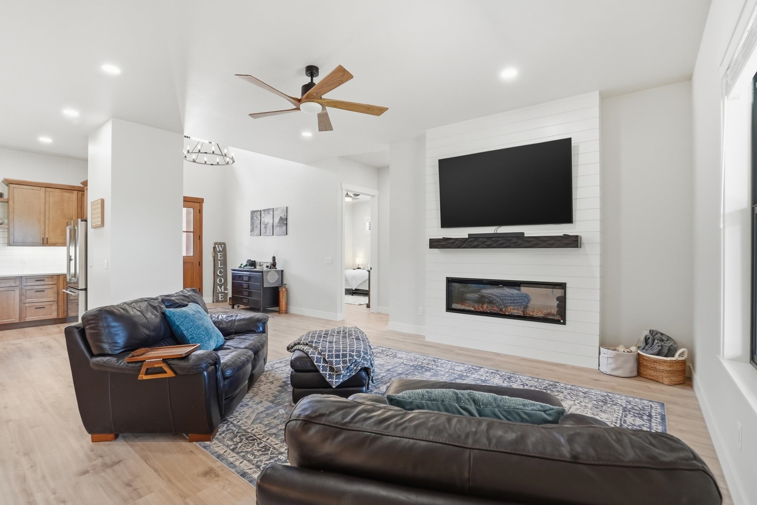 20208 Frog Pond Court Property Photo 7