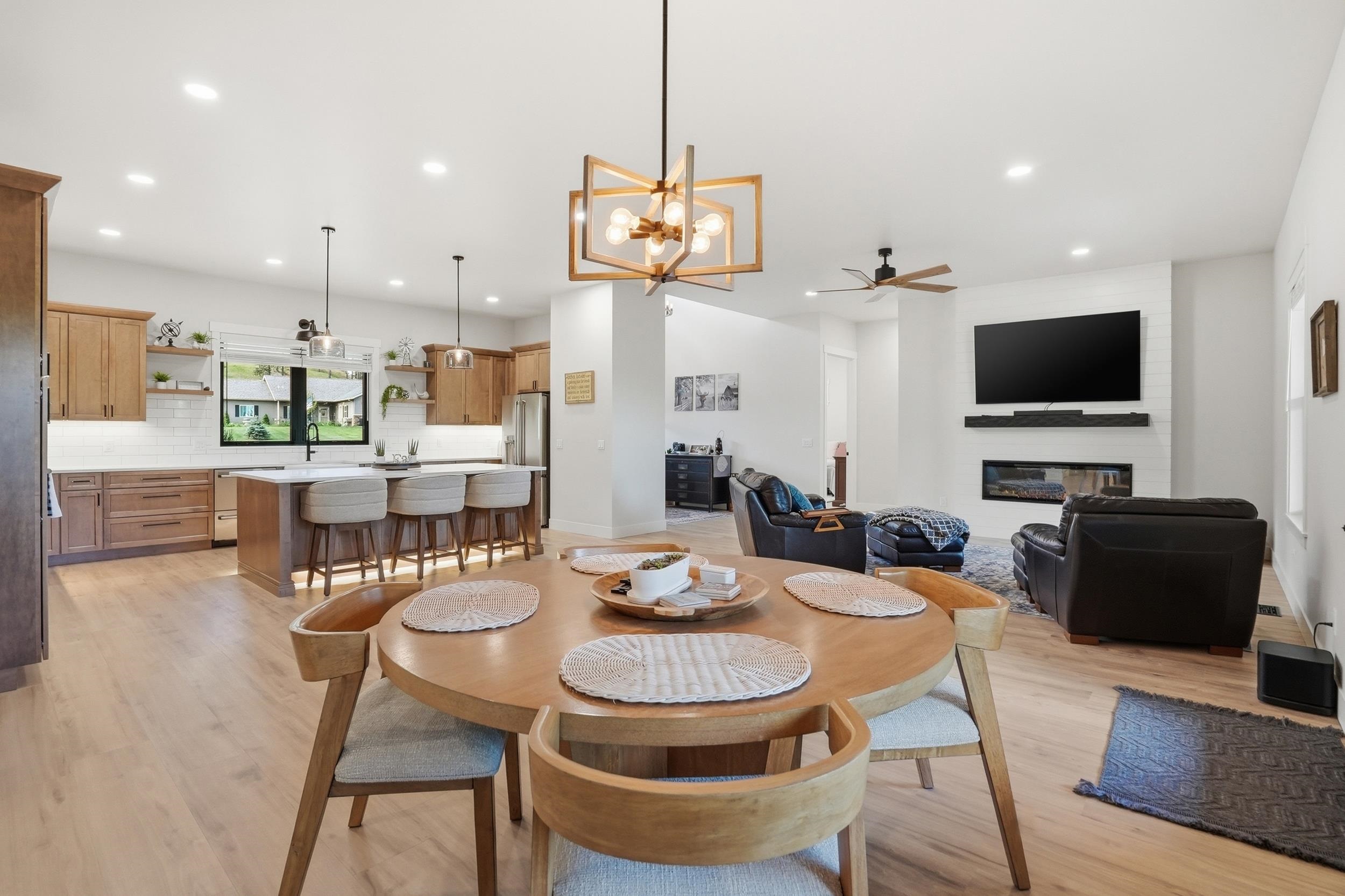20208 Frog Pond Court Property Photo 10