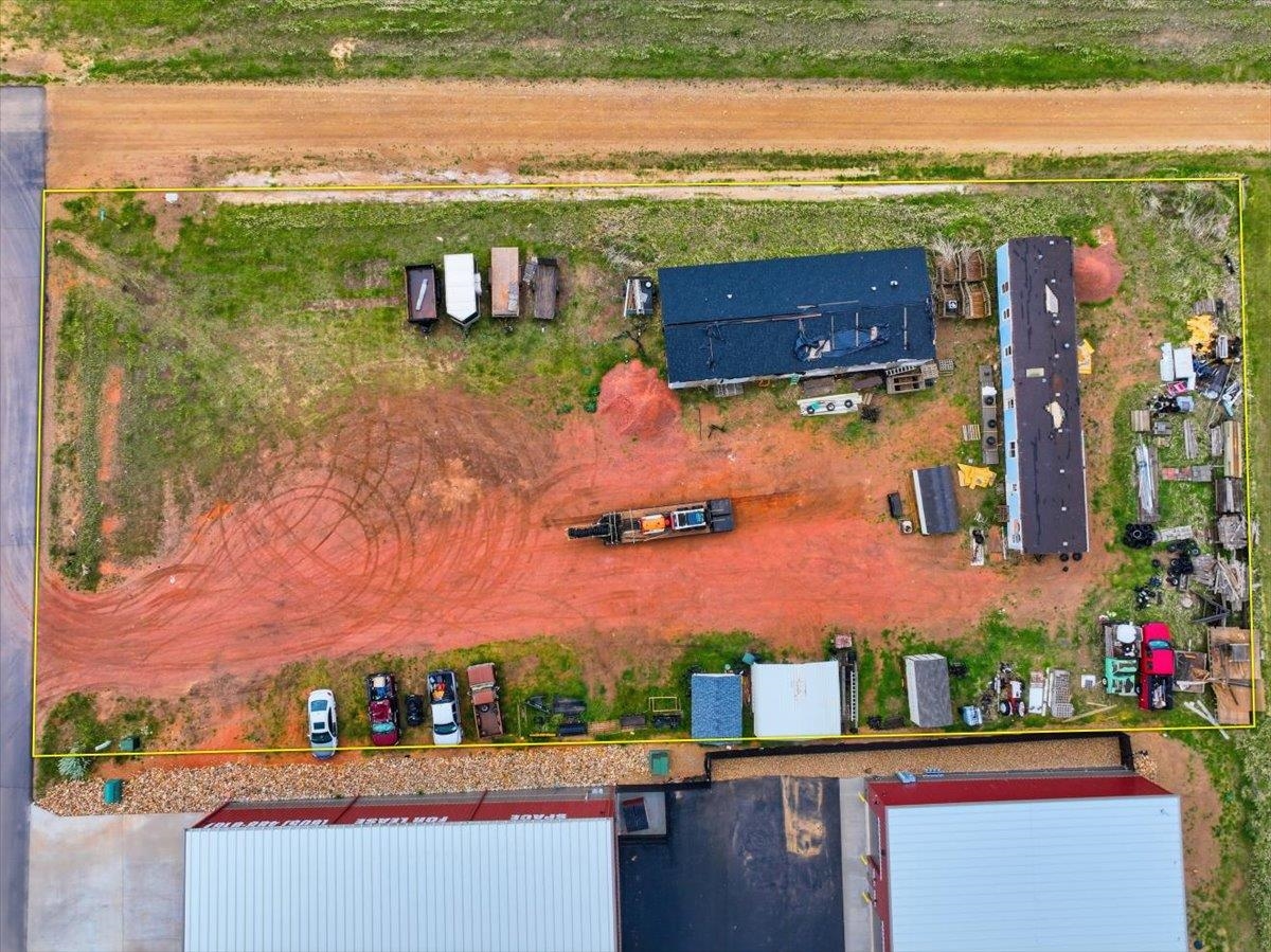 12048 Industry Place Property Photo 6