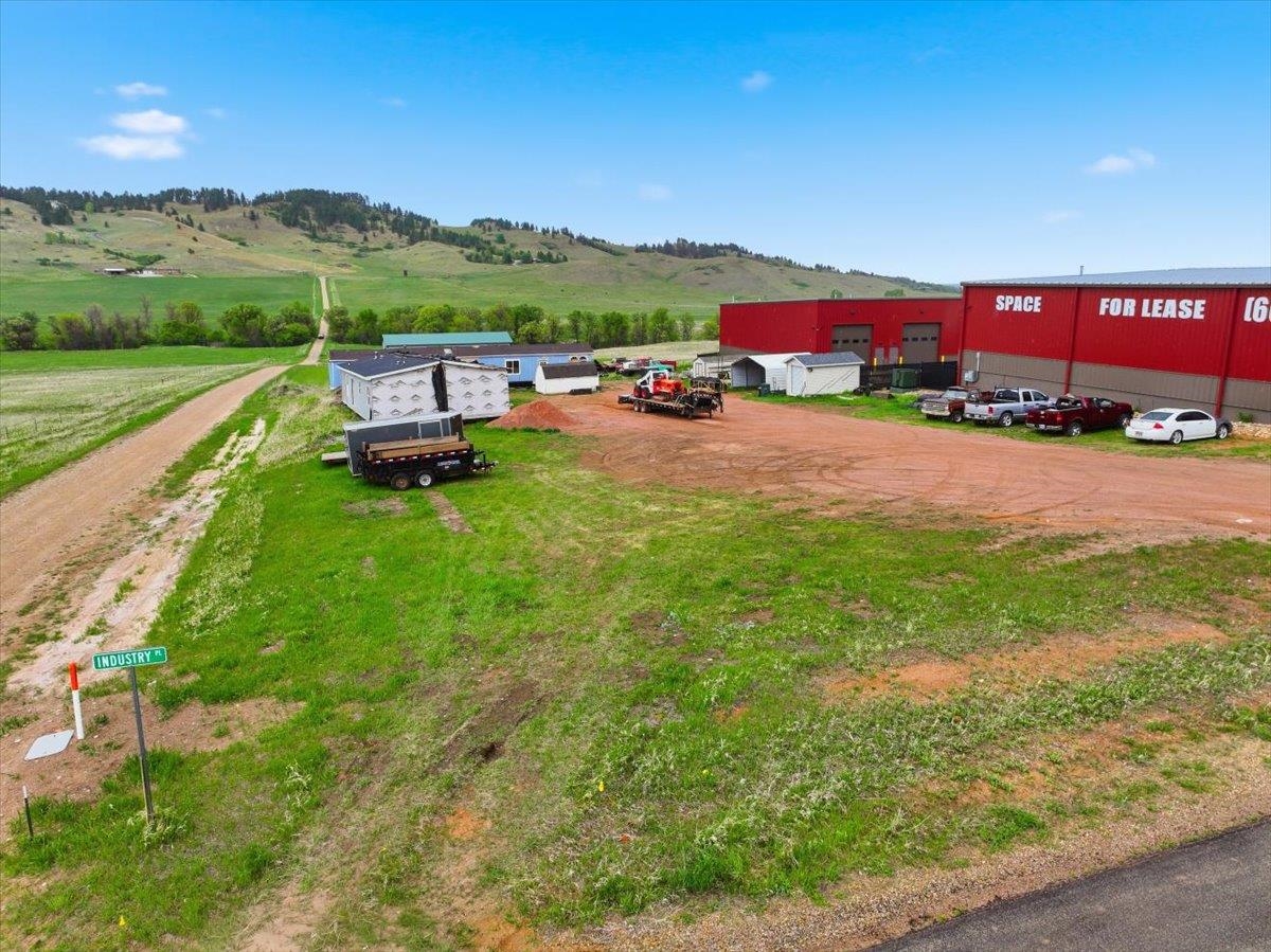 12048 Industry Place Property Photo 8