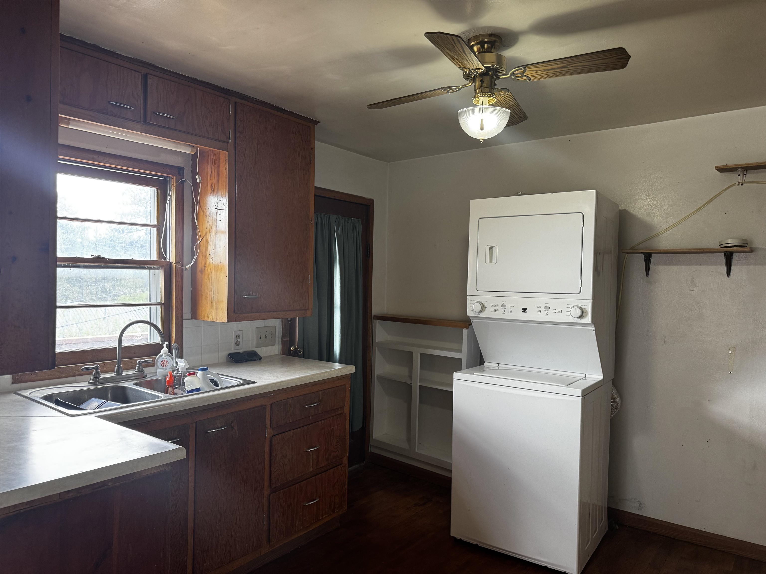 411 W Summit Street Property Photo 12