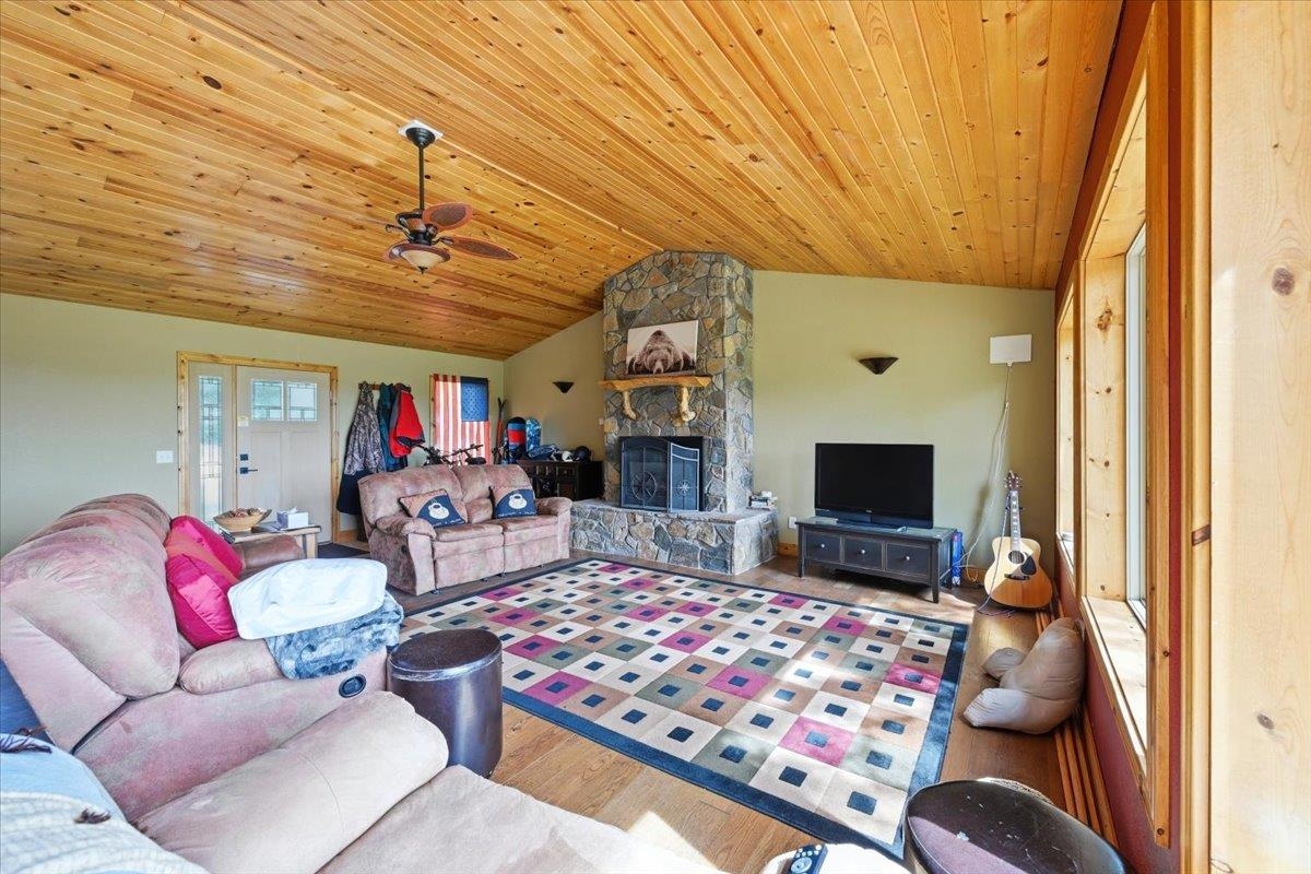 11025 Eagle Trail Property Photo 10