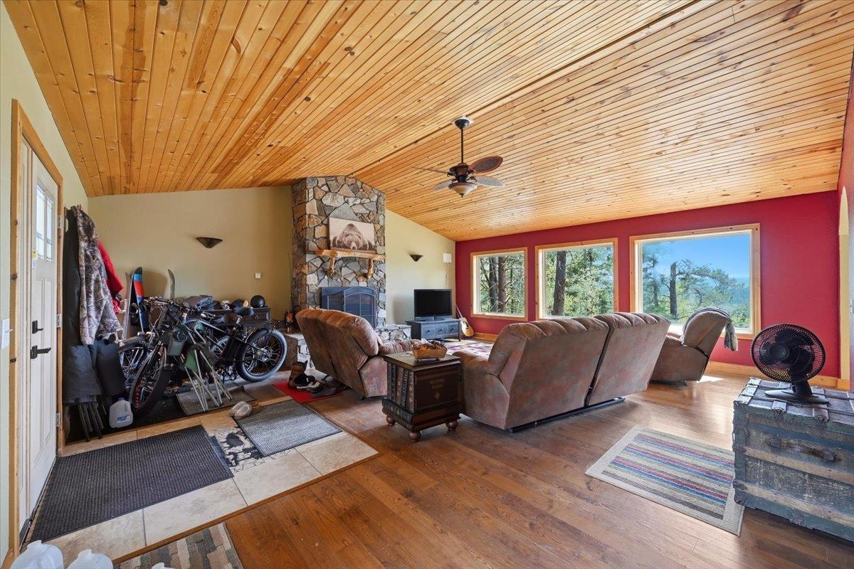 11025 Eagle Trail Property Photo 12