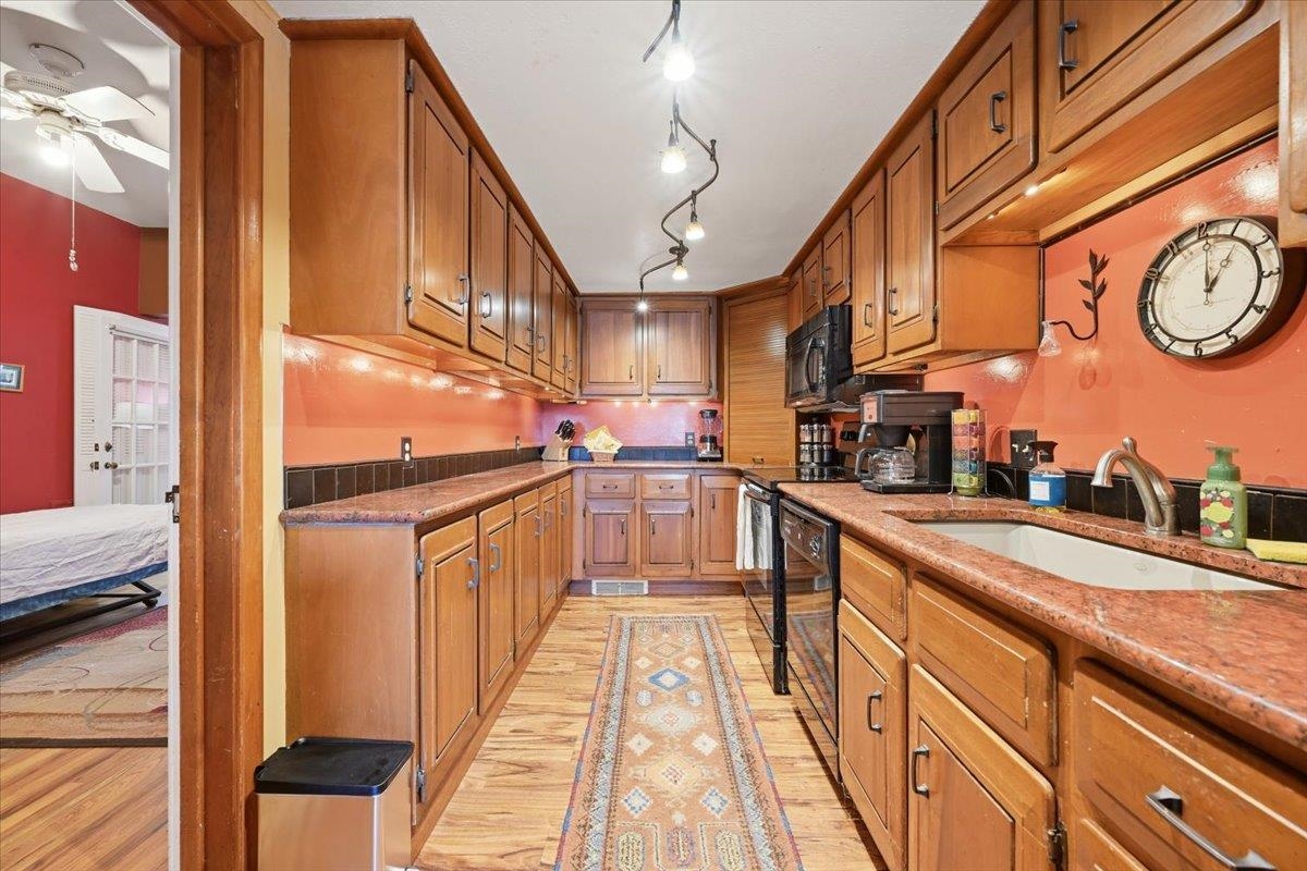1615 9th Street Property Photo 4