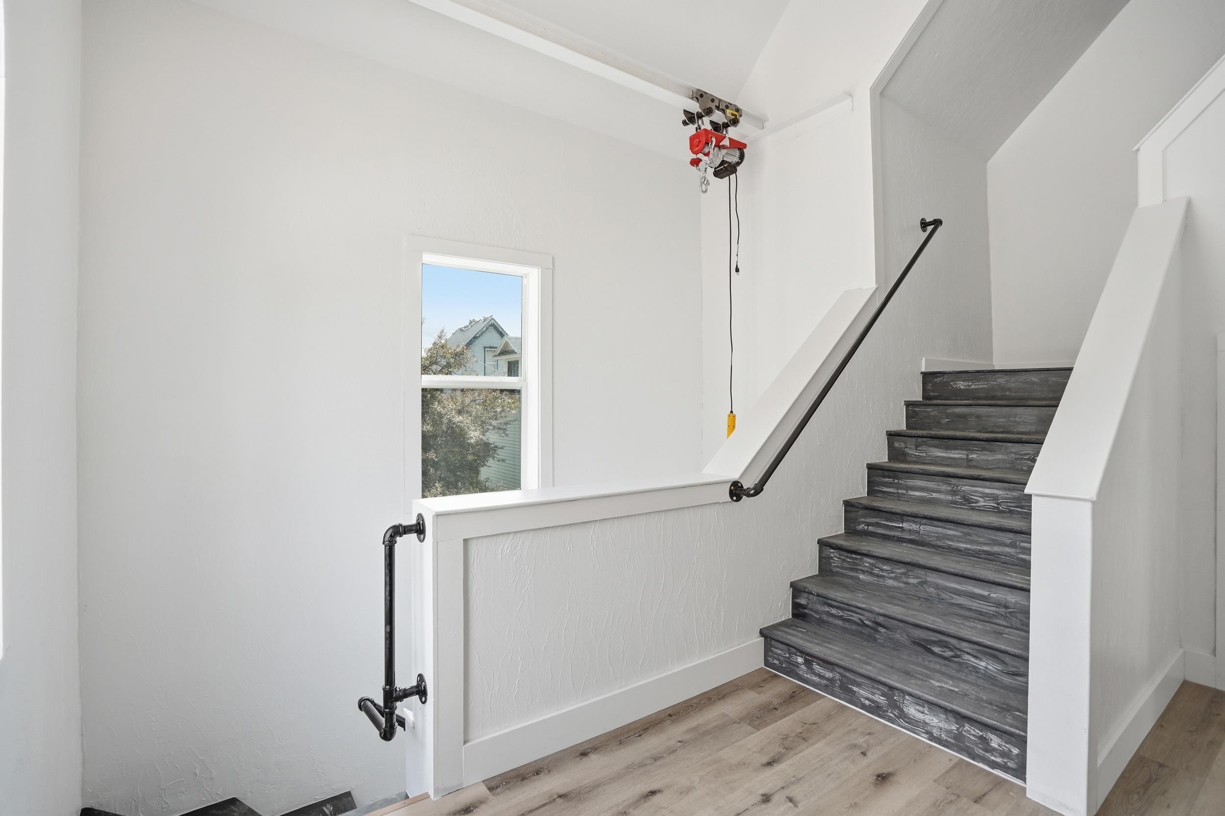 611 Railroad Avenue Property Photo 4