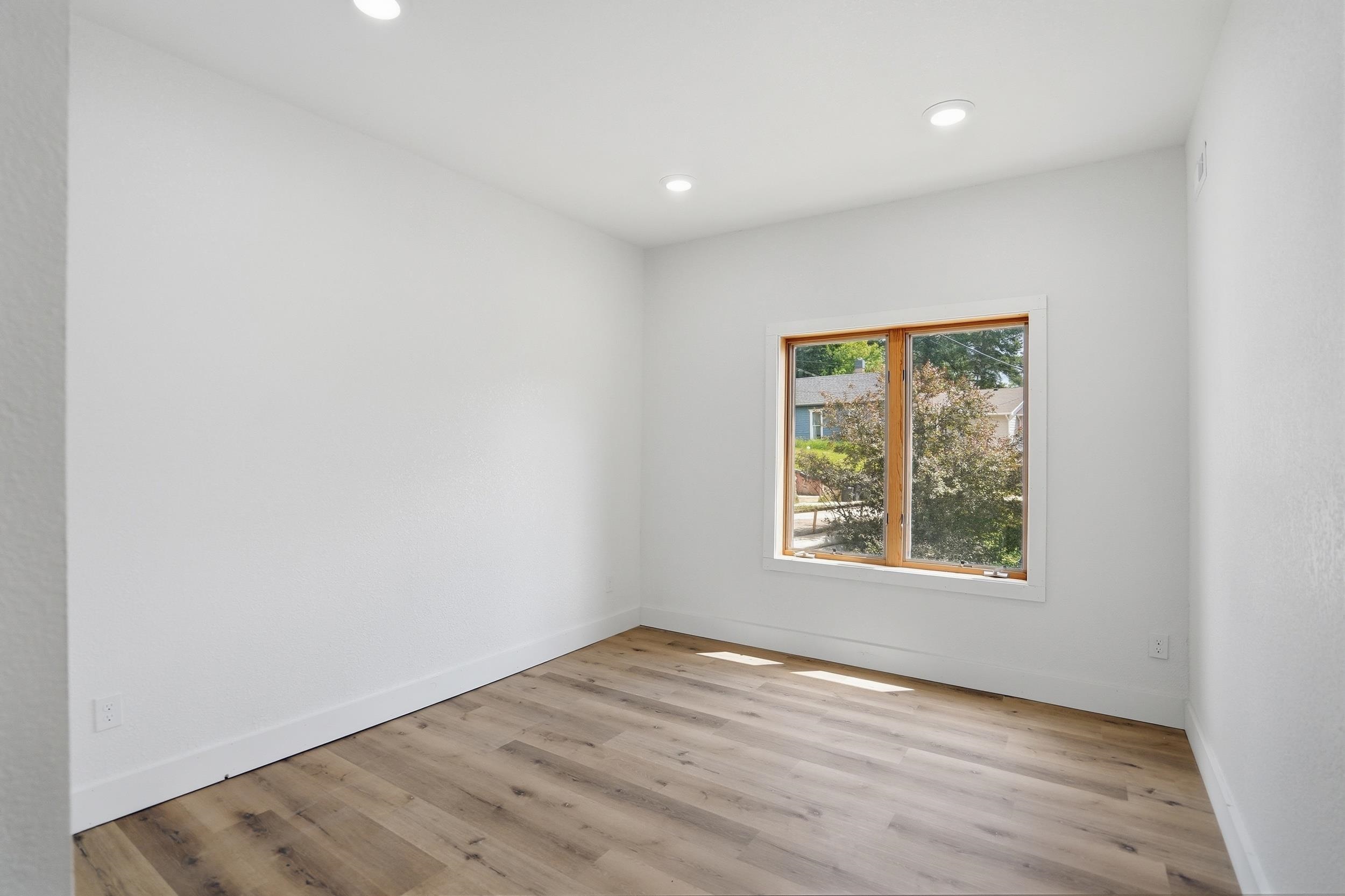 611 Railroad Avenue Property Photo 11