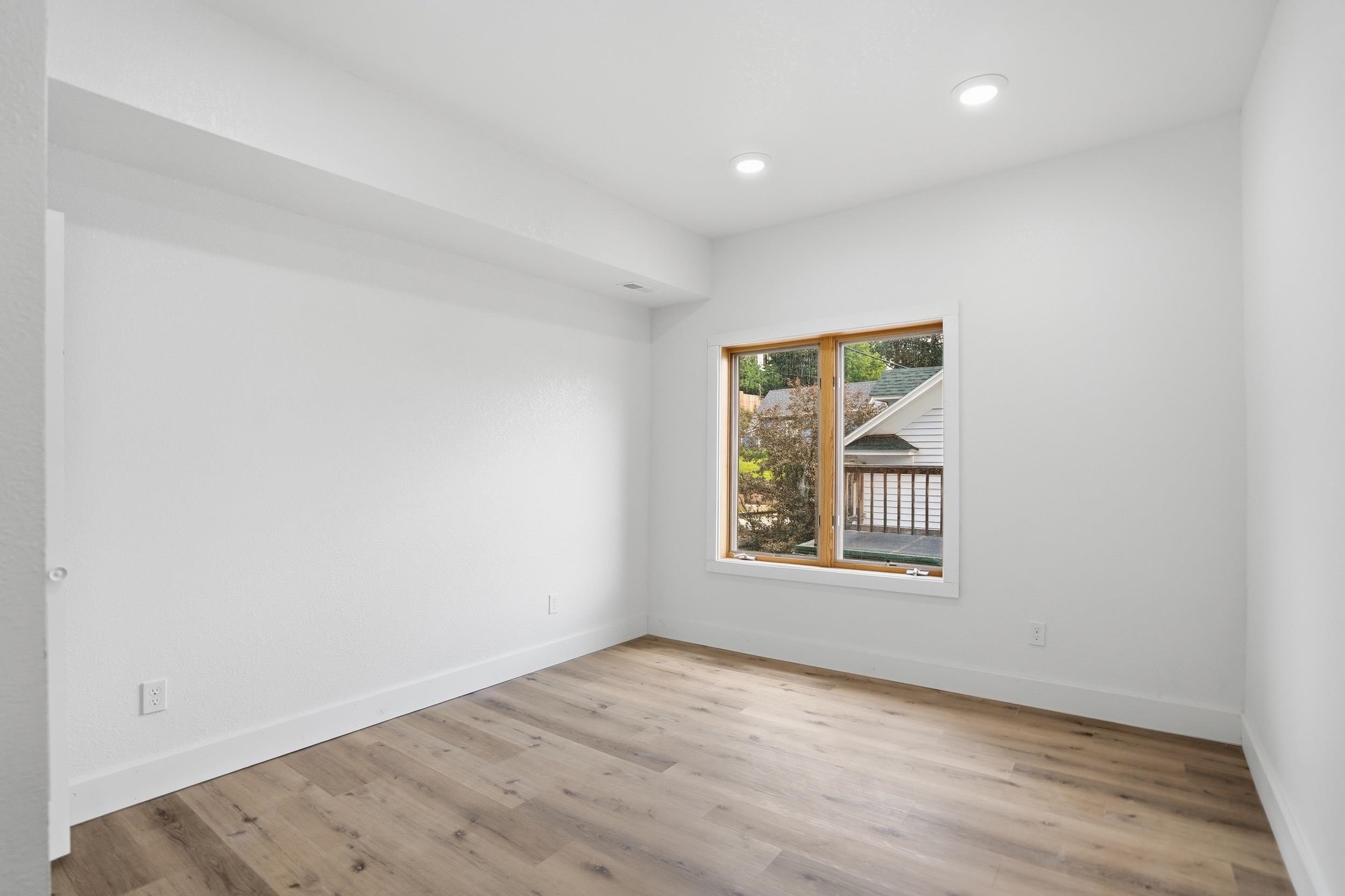 611 Railroad Avenue Property Photo 14