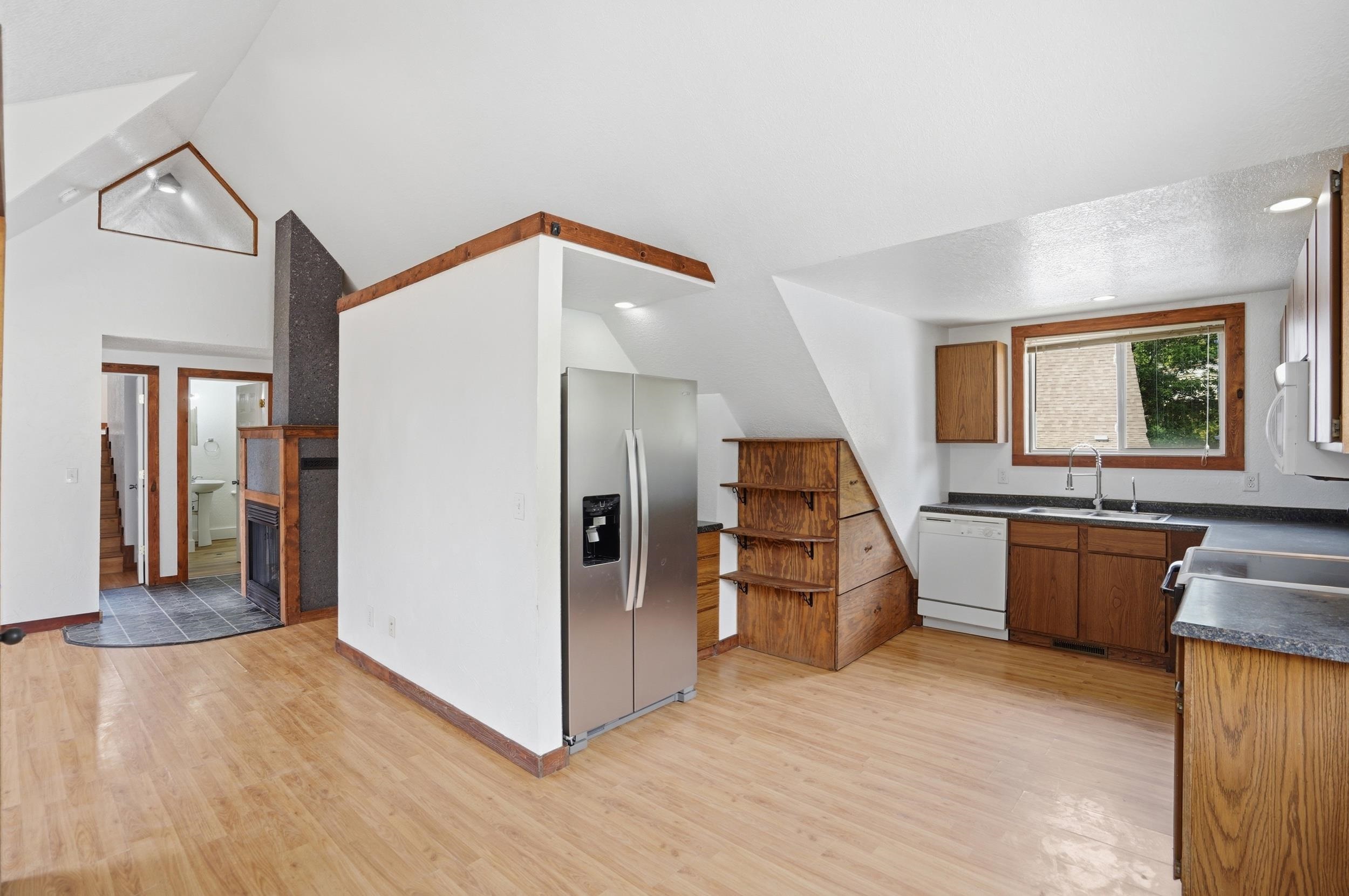 611 Railroad Avenue Property Photo 18