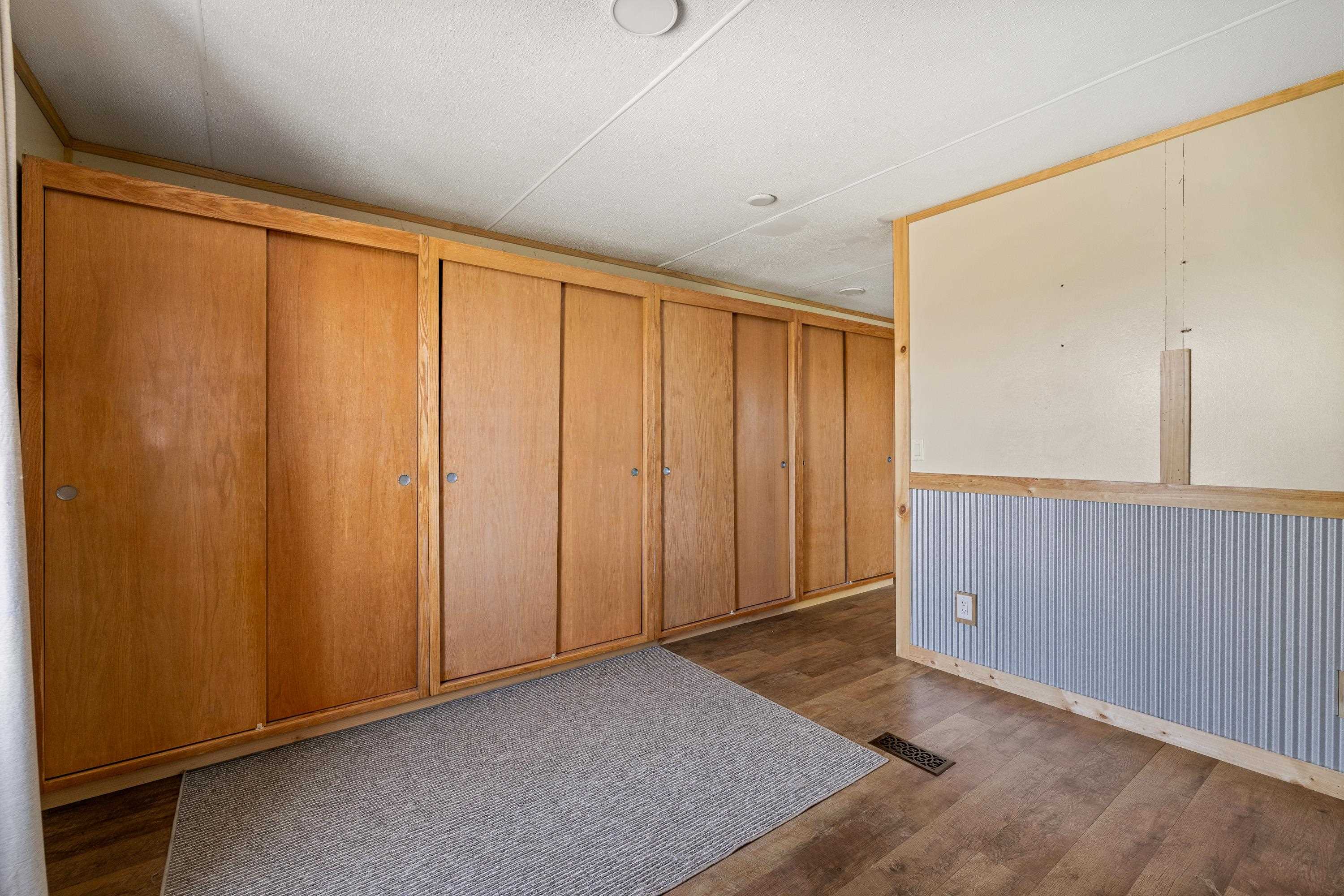 908 W H Street Property Photo 13