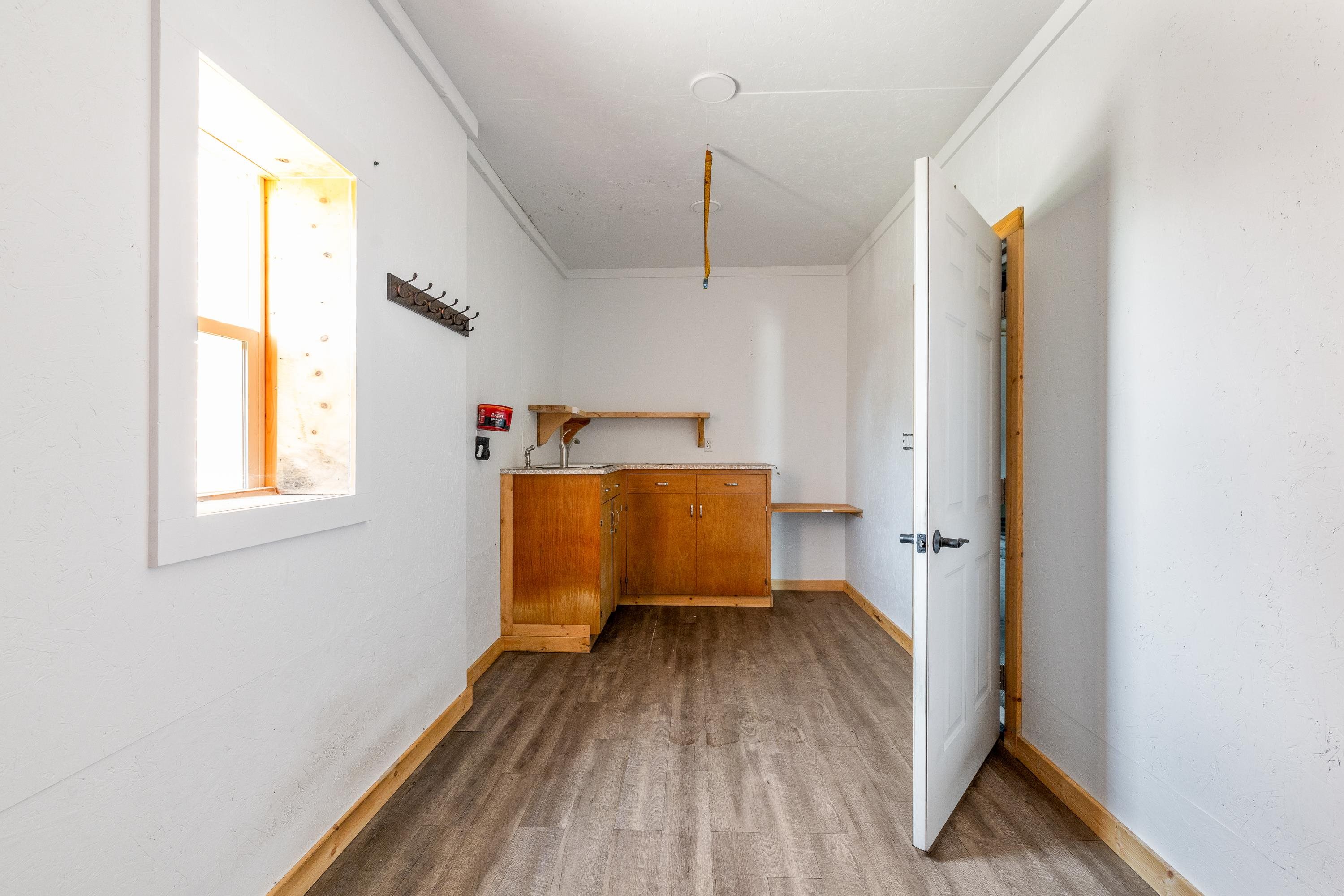 908 W H Street Property Photo 33