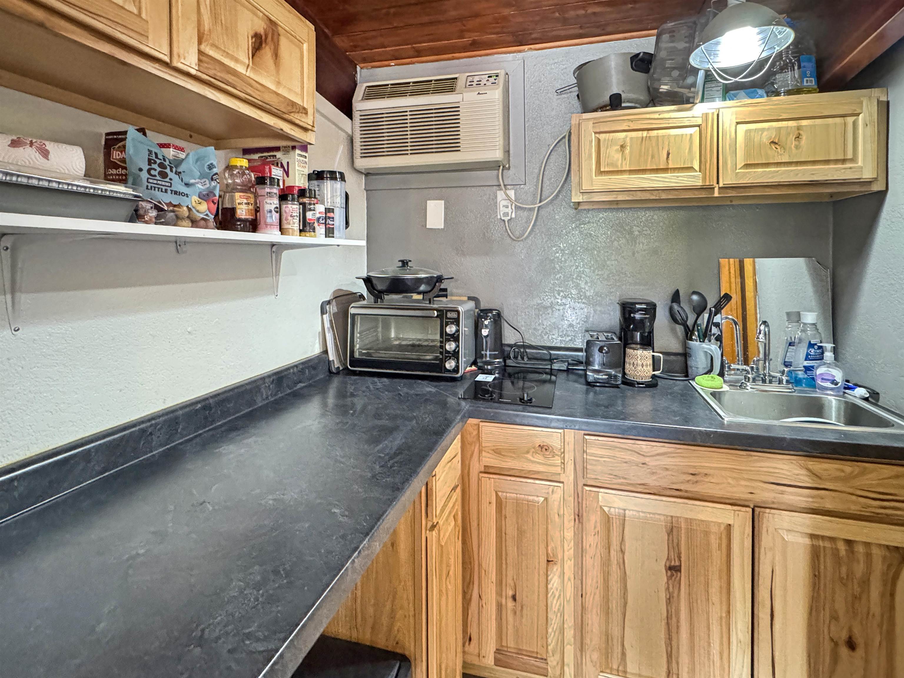 603 Jensen Highway Property Photo 24