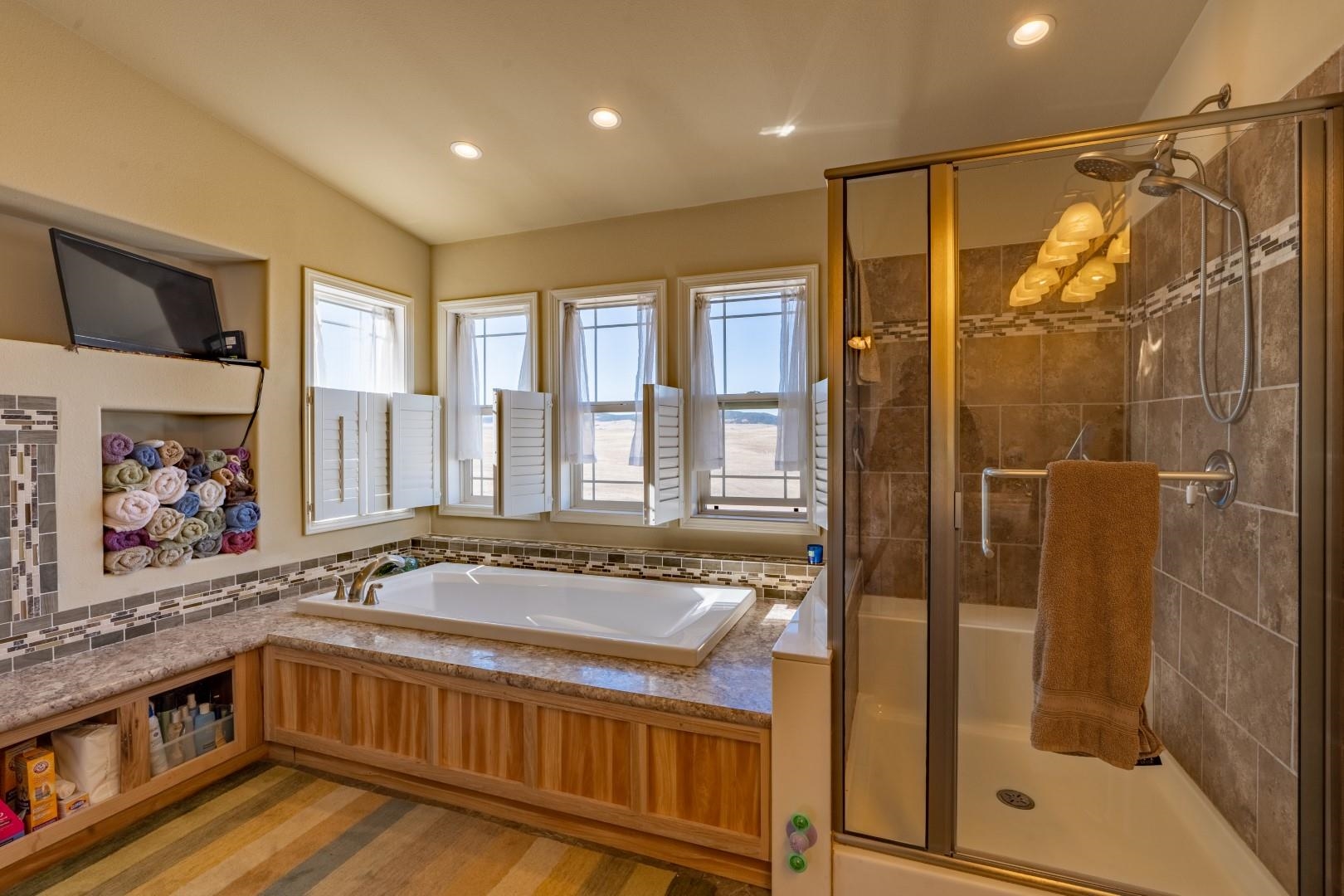 14198 Dry Creek Road Property Photo 4