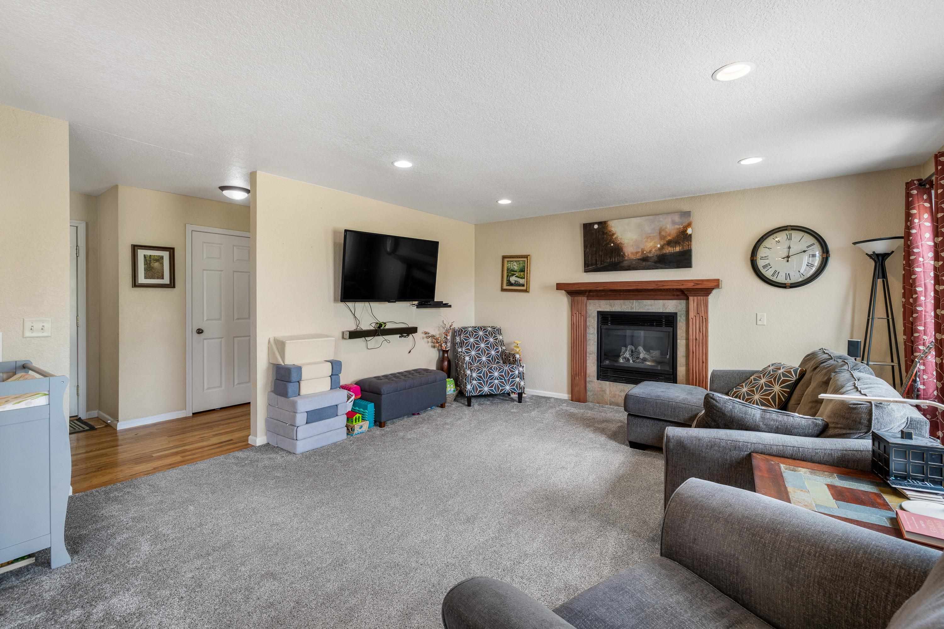 11565 Saddleback Court Property Photo 9