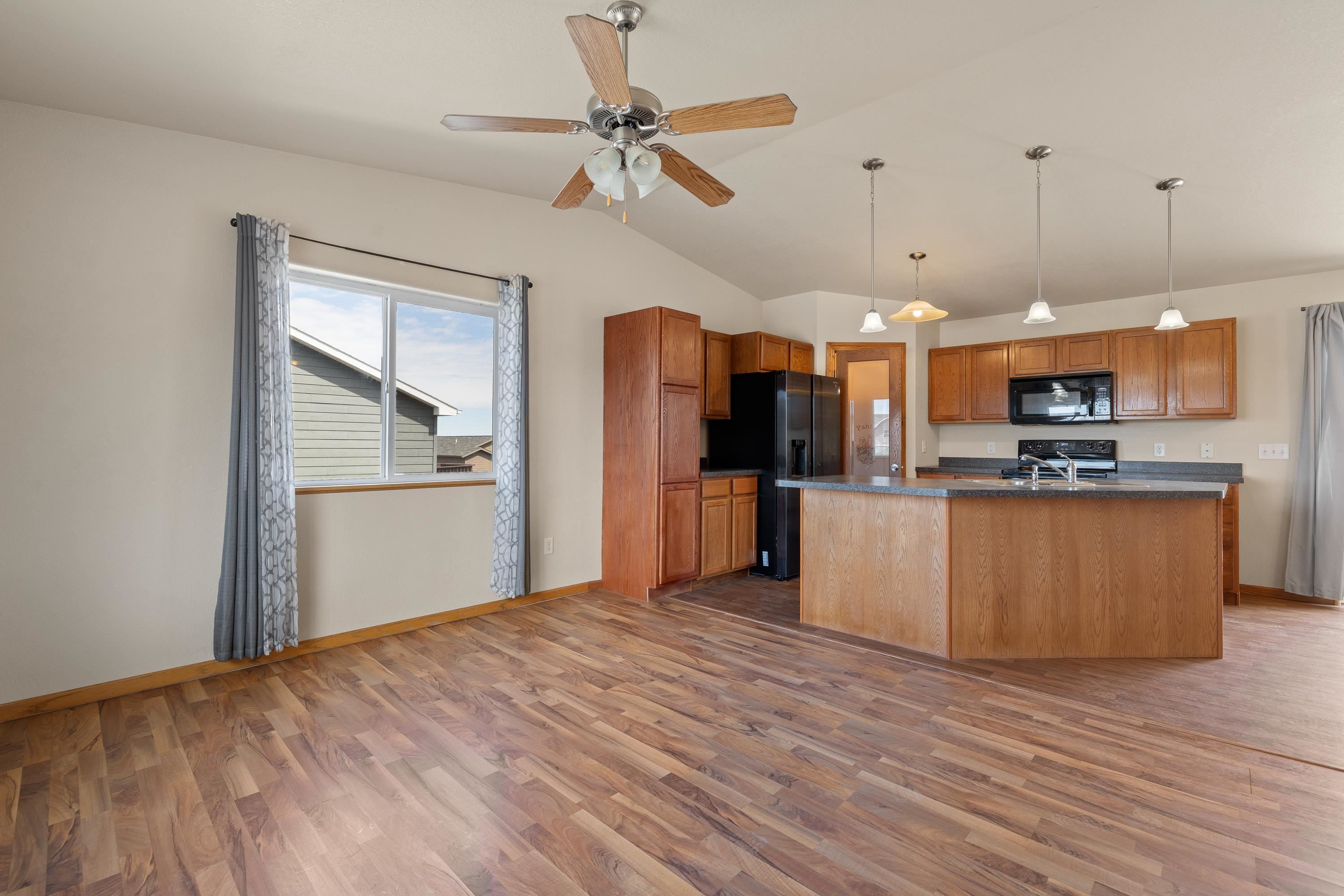 740 Bear Tooth Court Property Photo 4