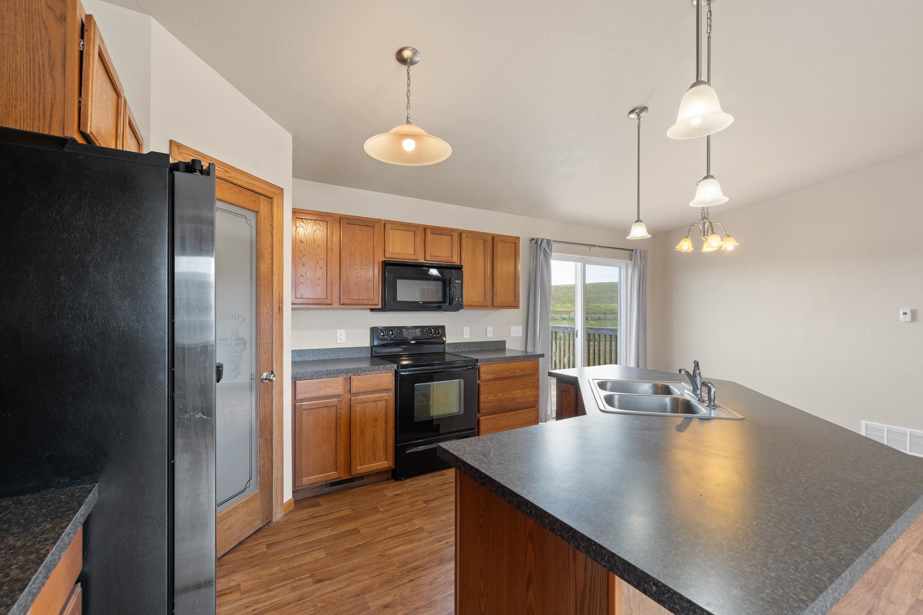 740 Bear Tooth Court Property Photo 6