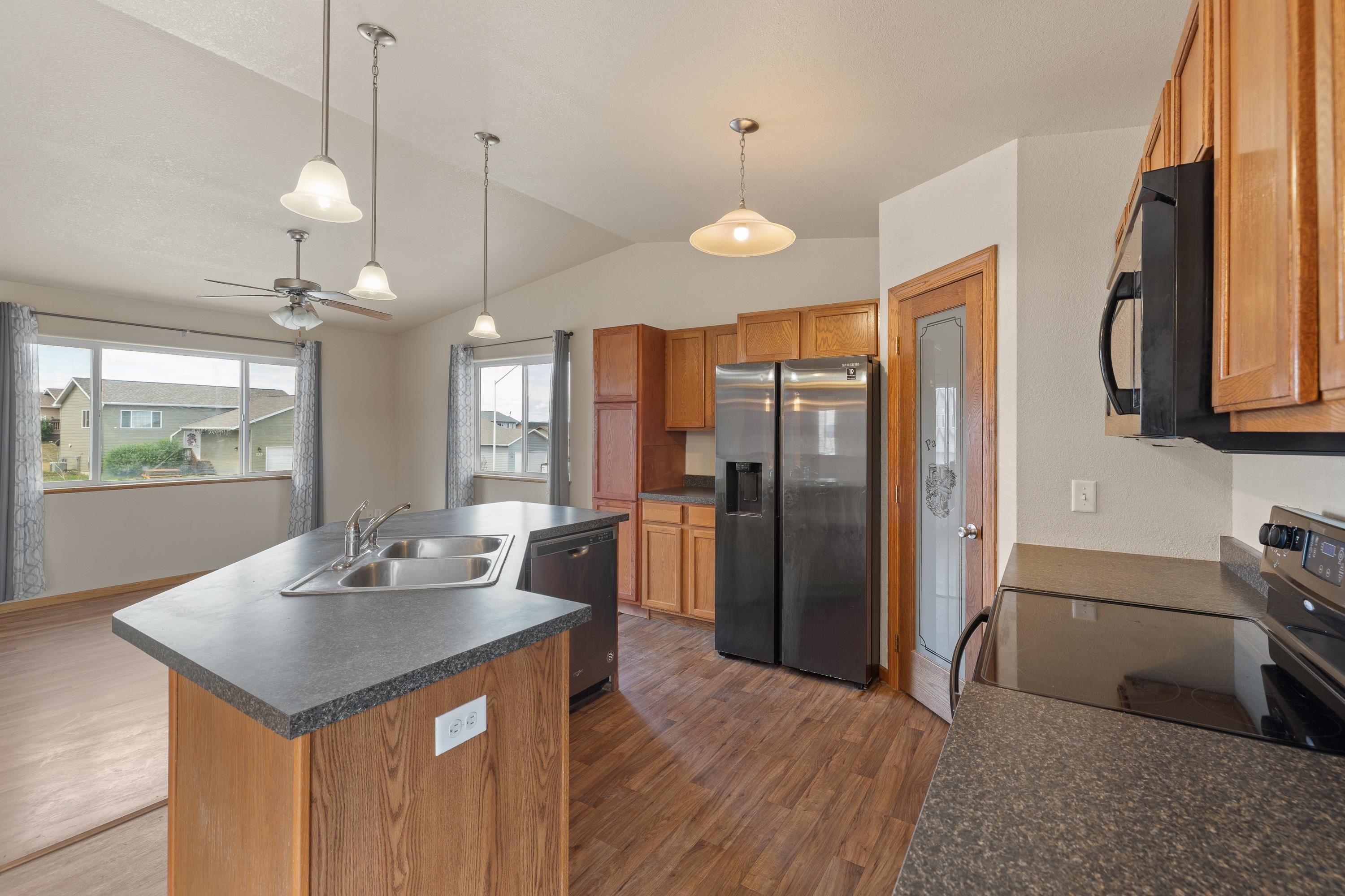 740 Bear Tooth Court Property Photo 8