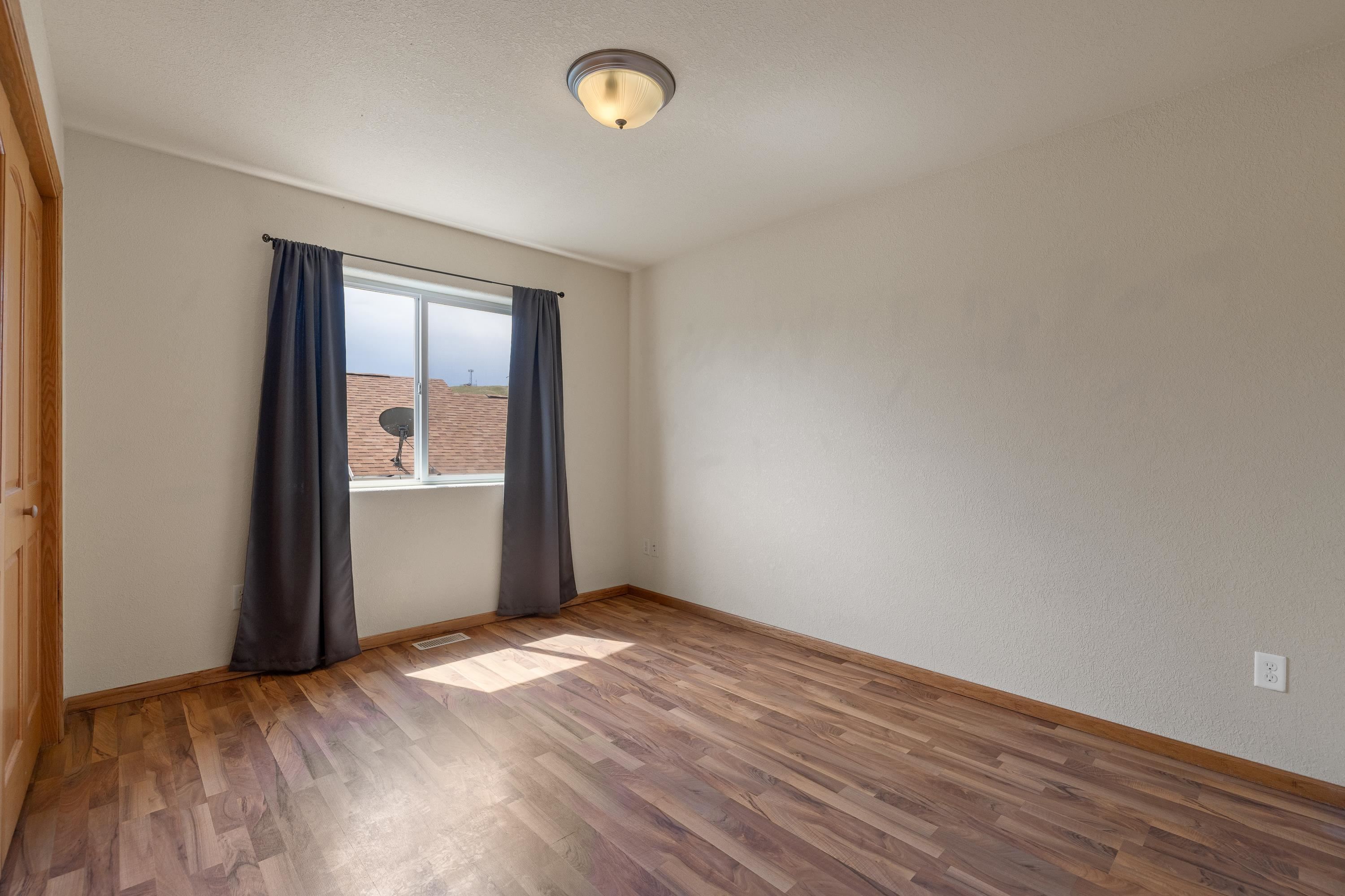 740 Bear Tooth Court Property Photo 10