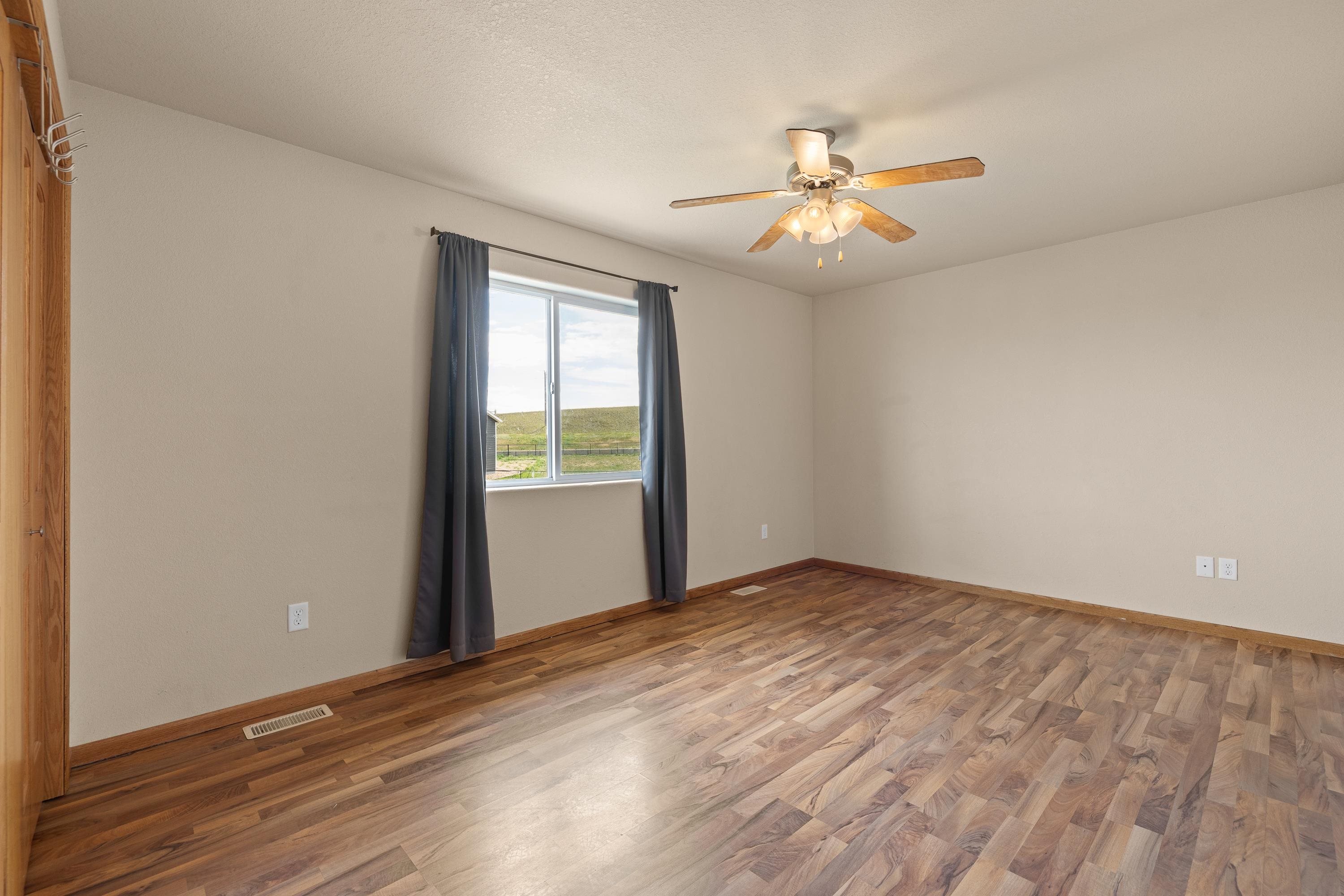 740 Bear Tooth Court Property Photo 11