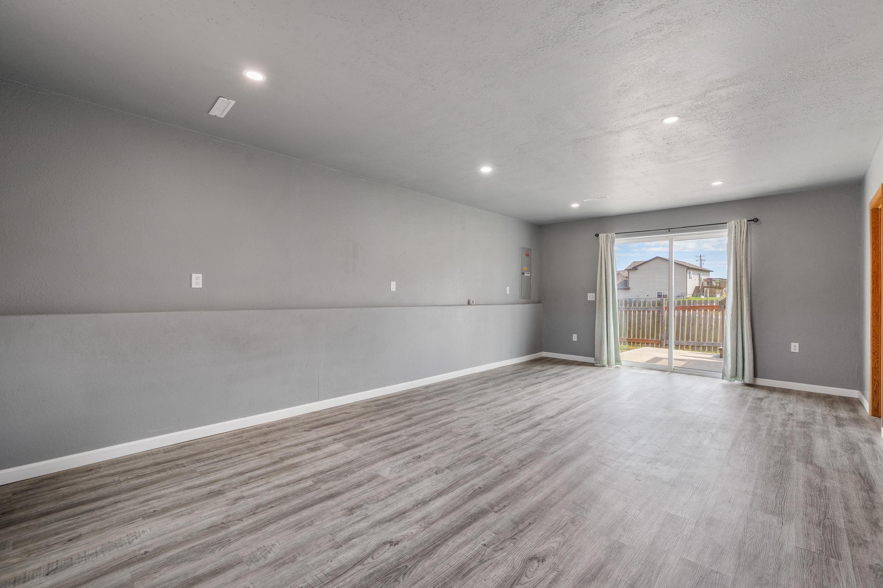 740 Bear Tooth Court Property Photo 12