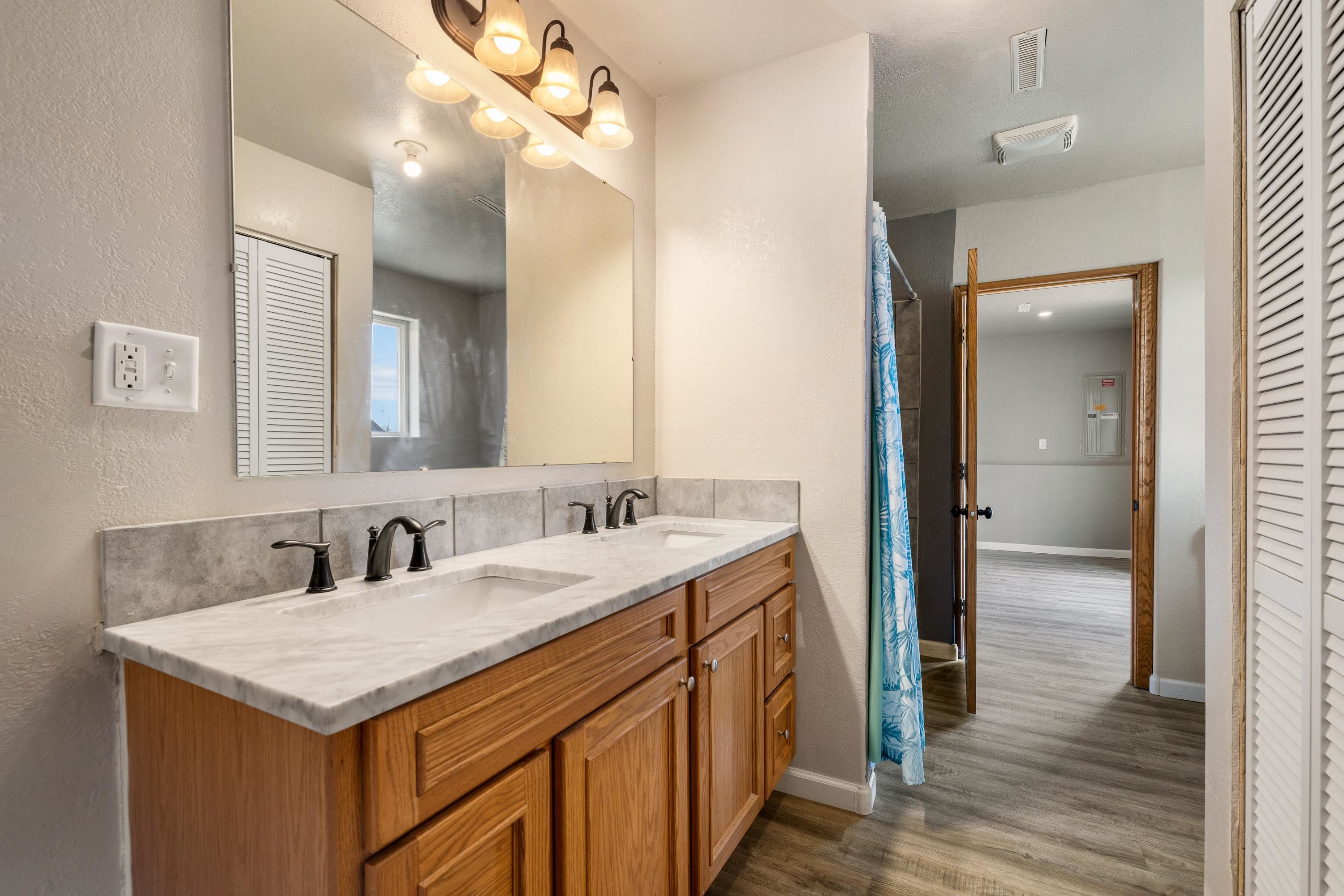 740 Bear Tooth Court Property Photo 16