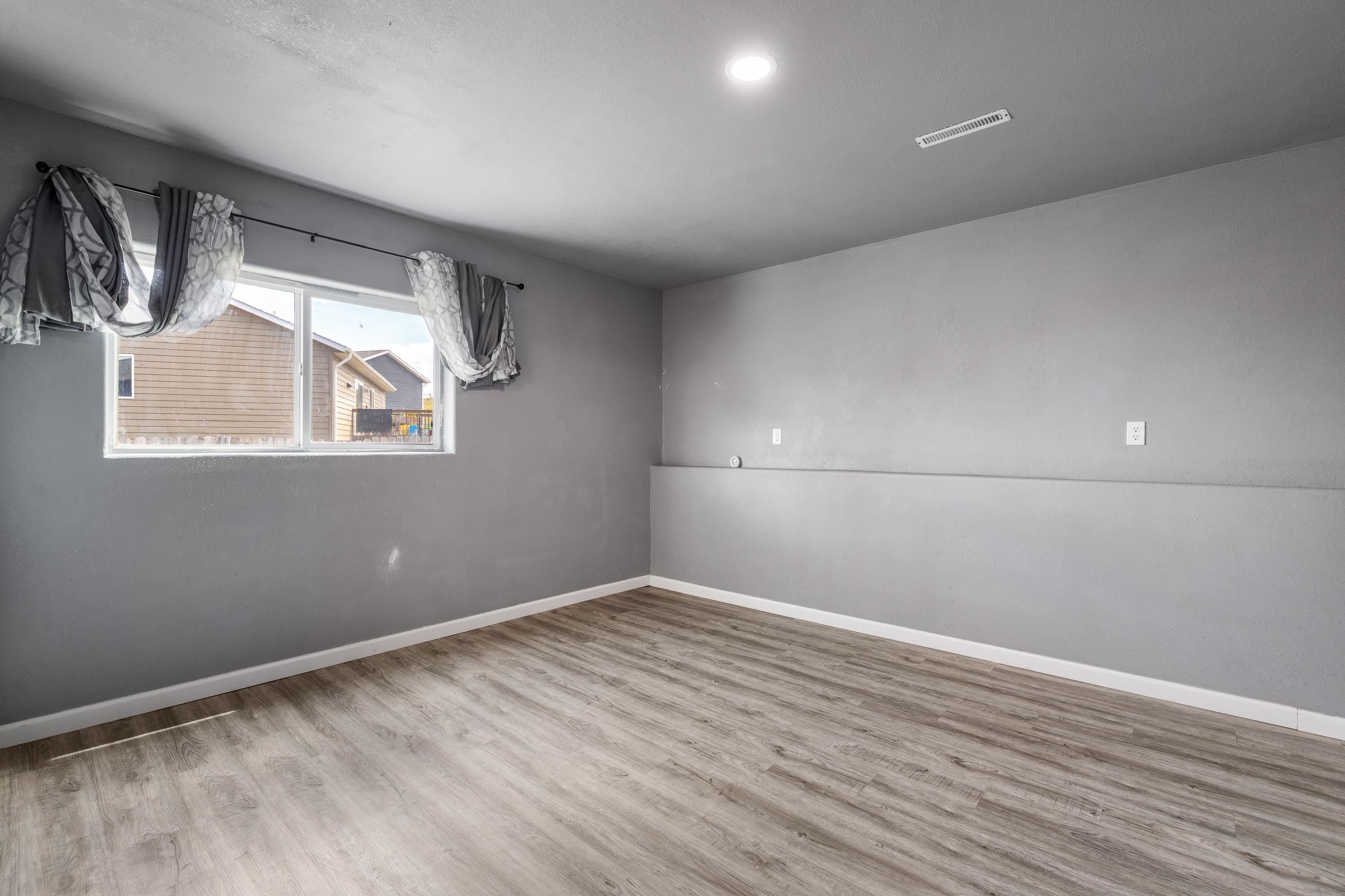 740 Bear Tooth Court Property Photo 18