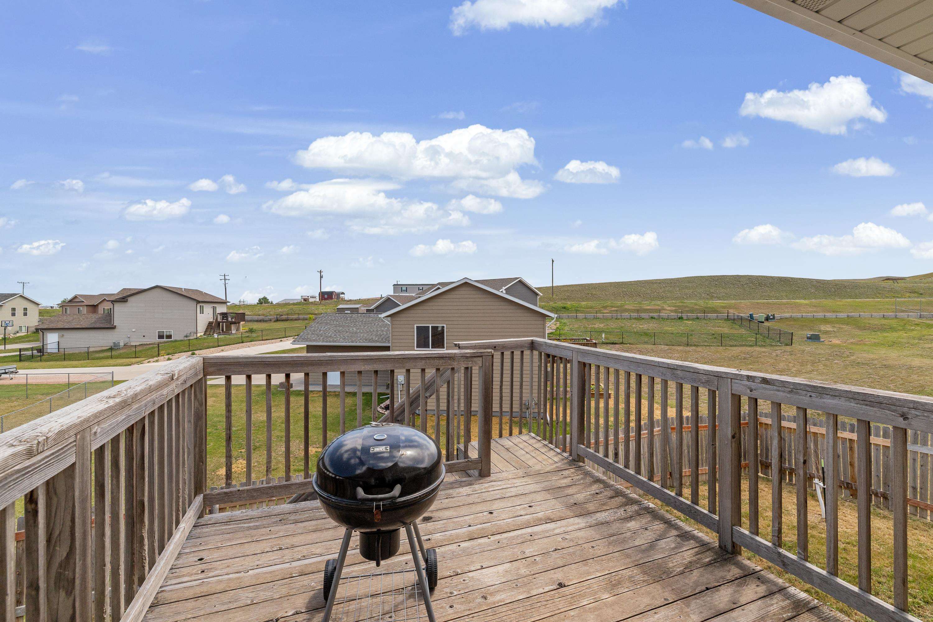 740 Bear Tooth Court Property Photo 21