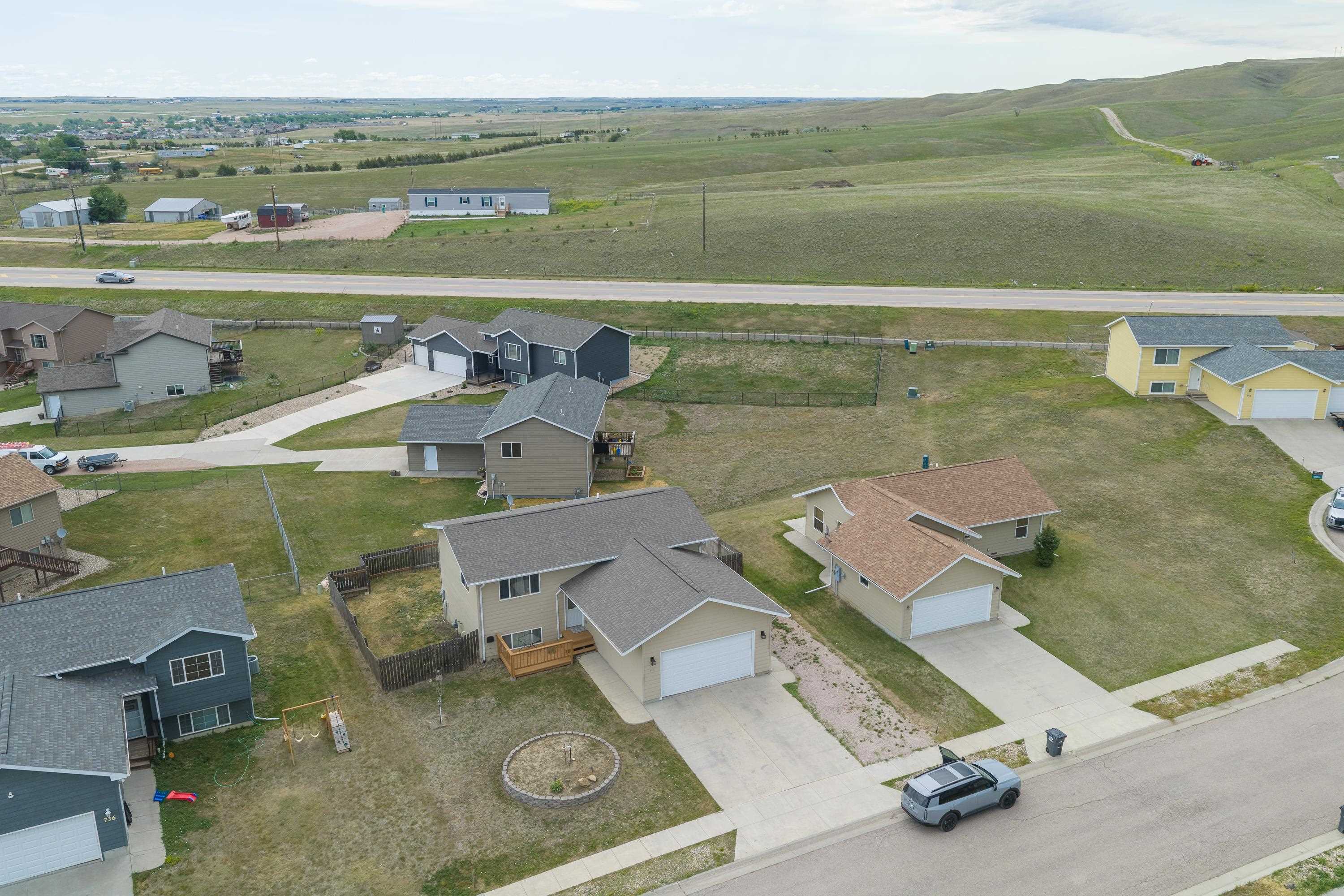 740 Bear Tooth Court Property Photo 24
