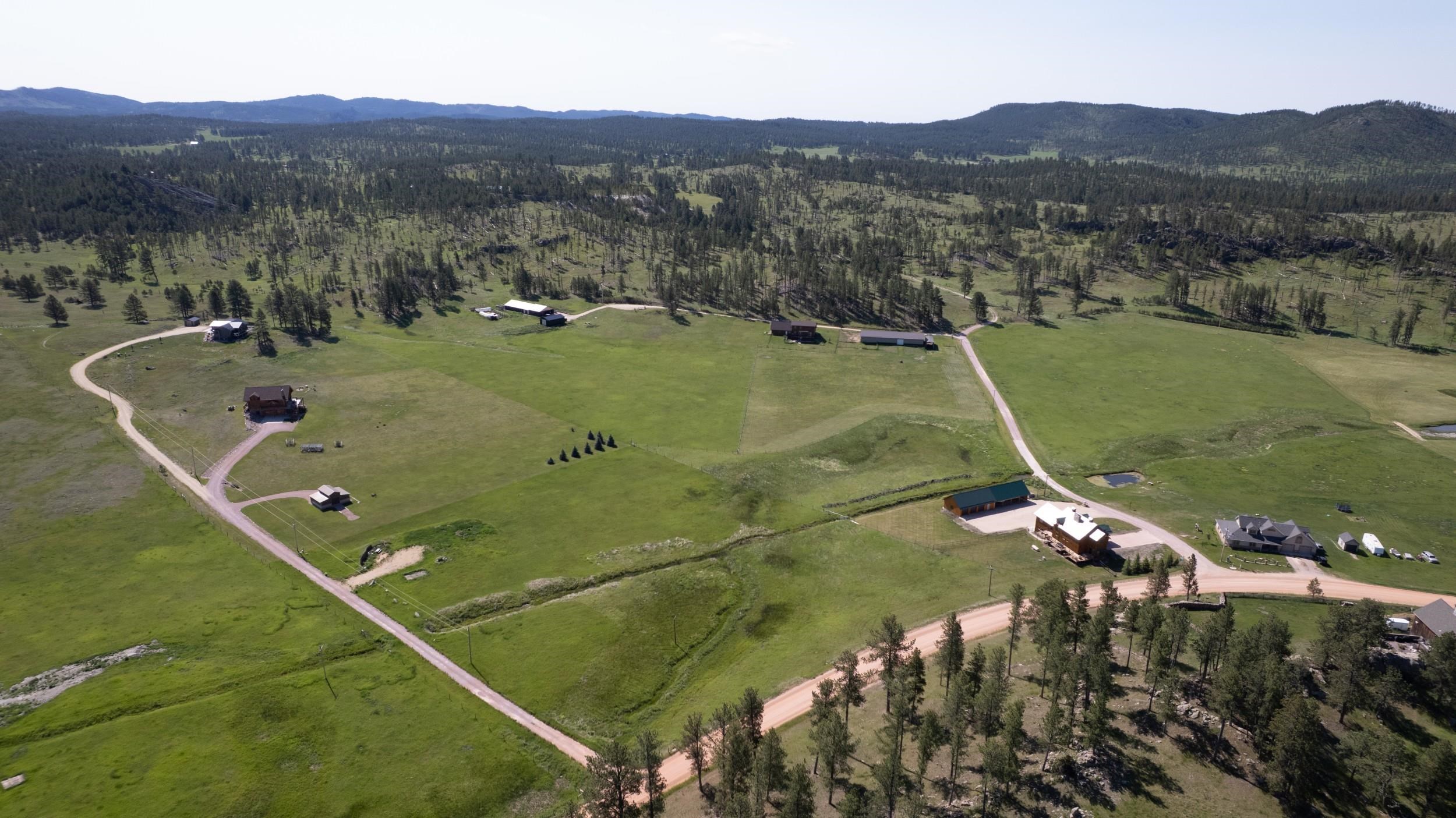 11895 Pleasant Valley Road Property Photo 3