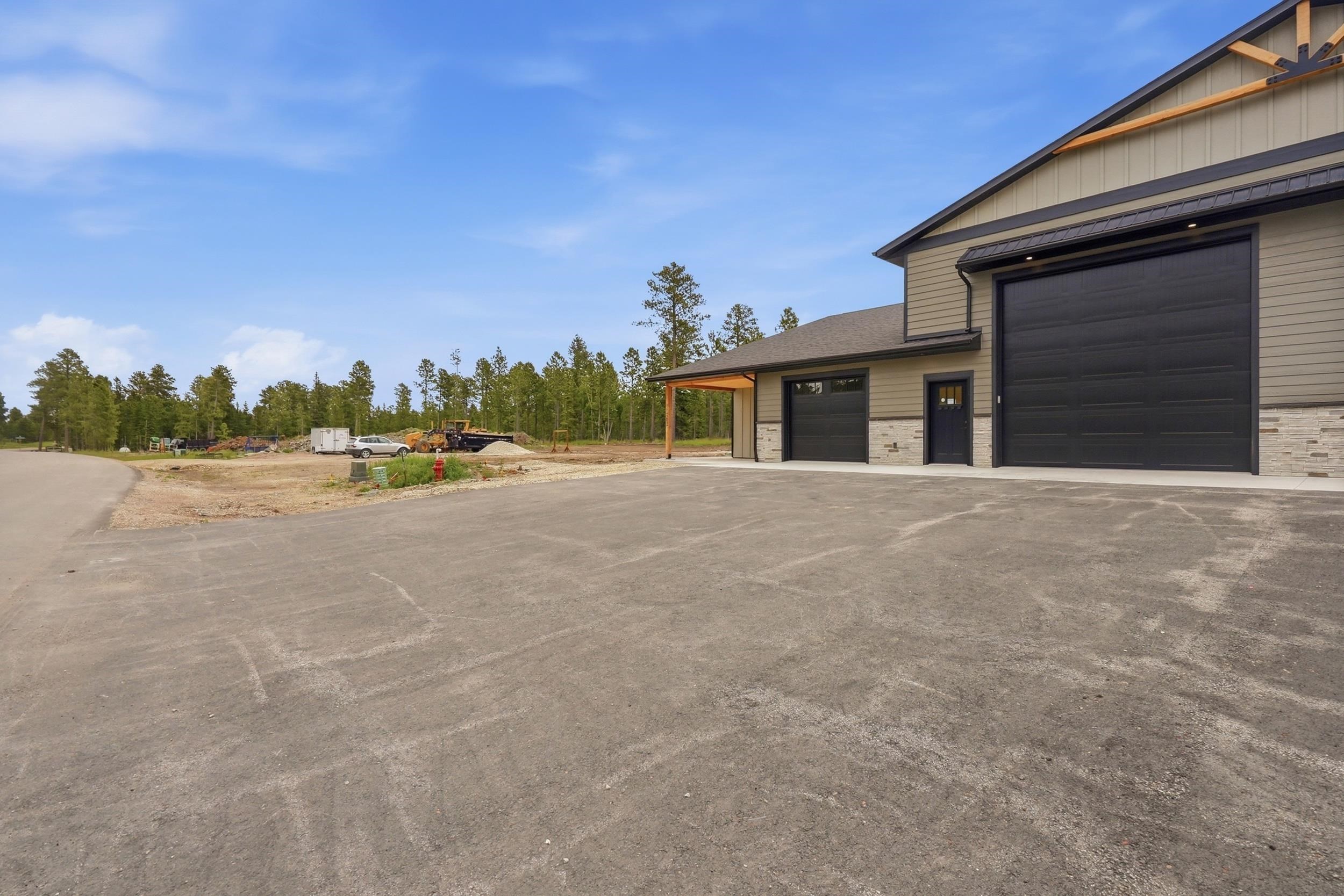 11283 Black Forest Road Property Photo 4
