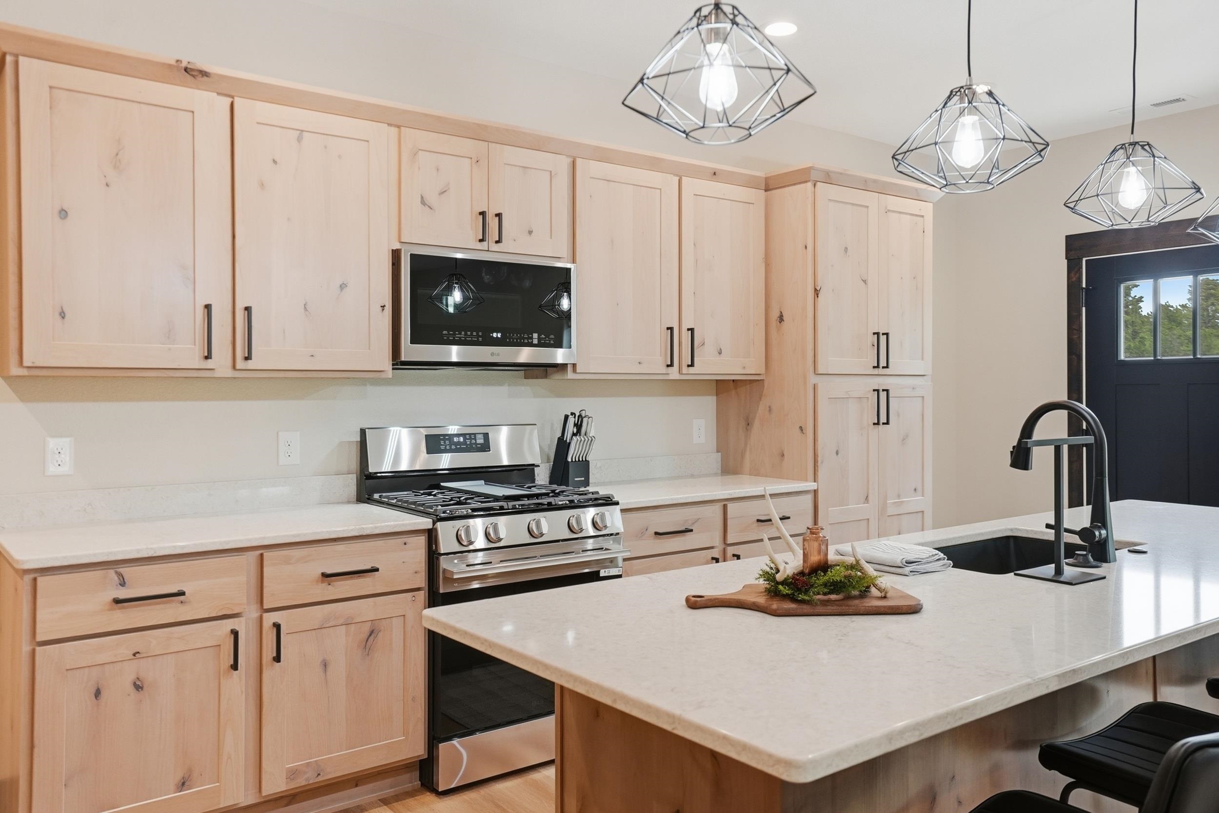 11283 Black Forest Road Property Photo 17