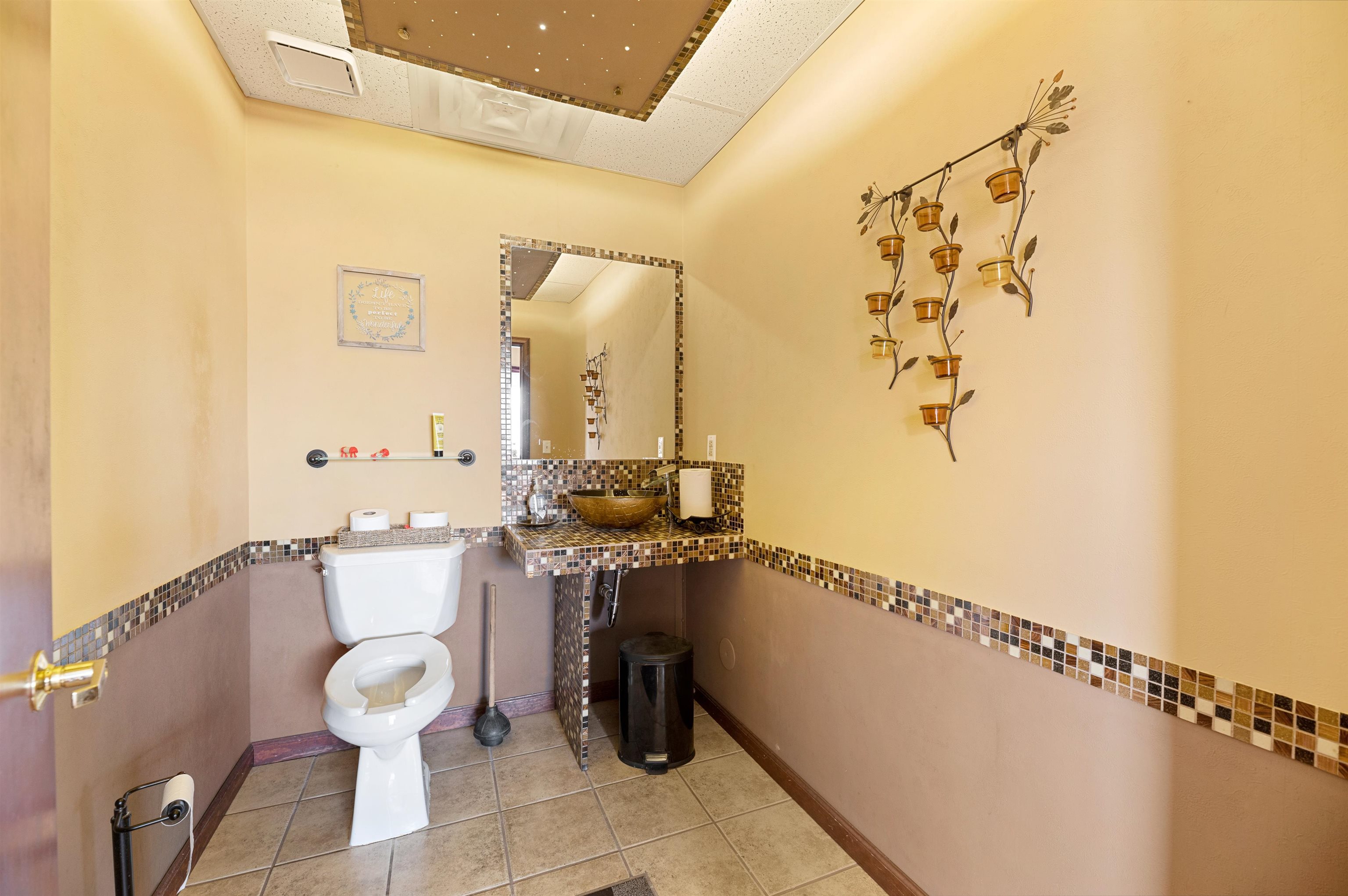 512 National Street Property Photo 15