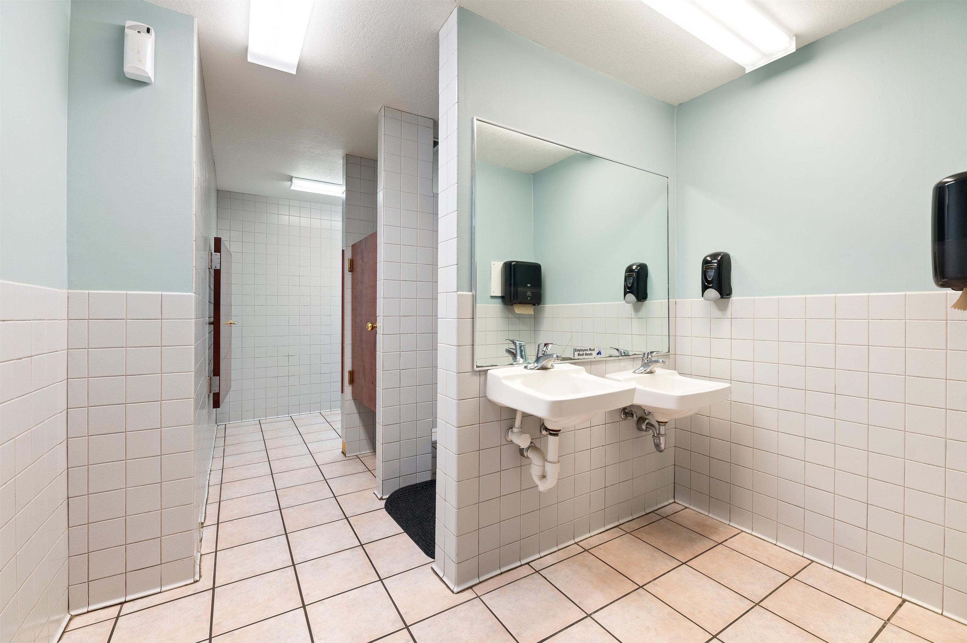 512 National Street Property Photo 25