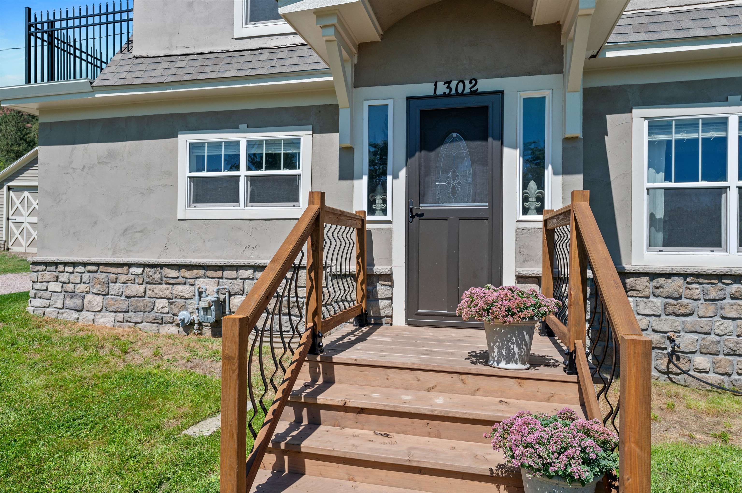 1302 Hooker Street Property Photo 3